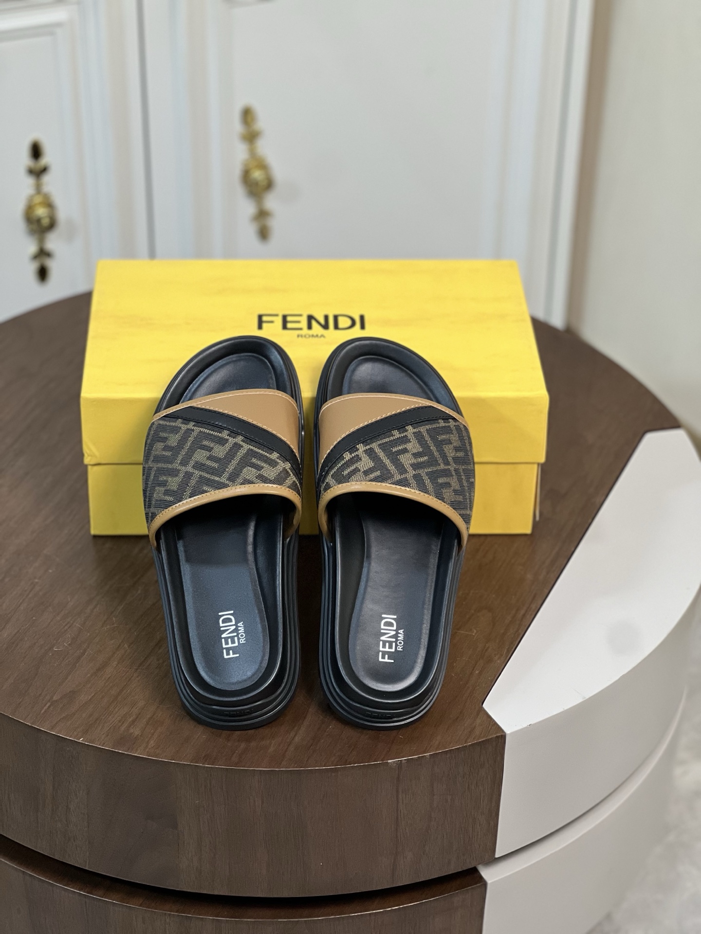 Fendi  凉鞋凉鞋,包,鞋 2