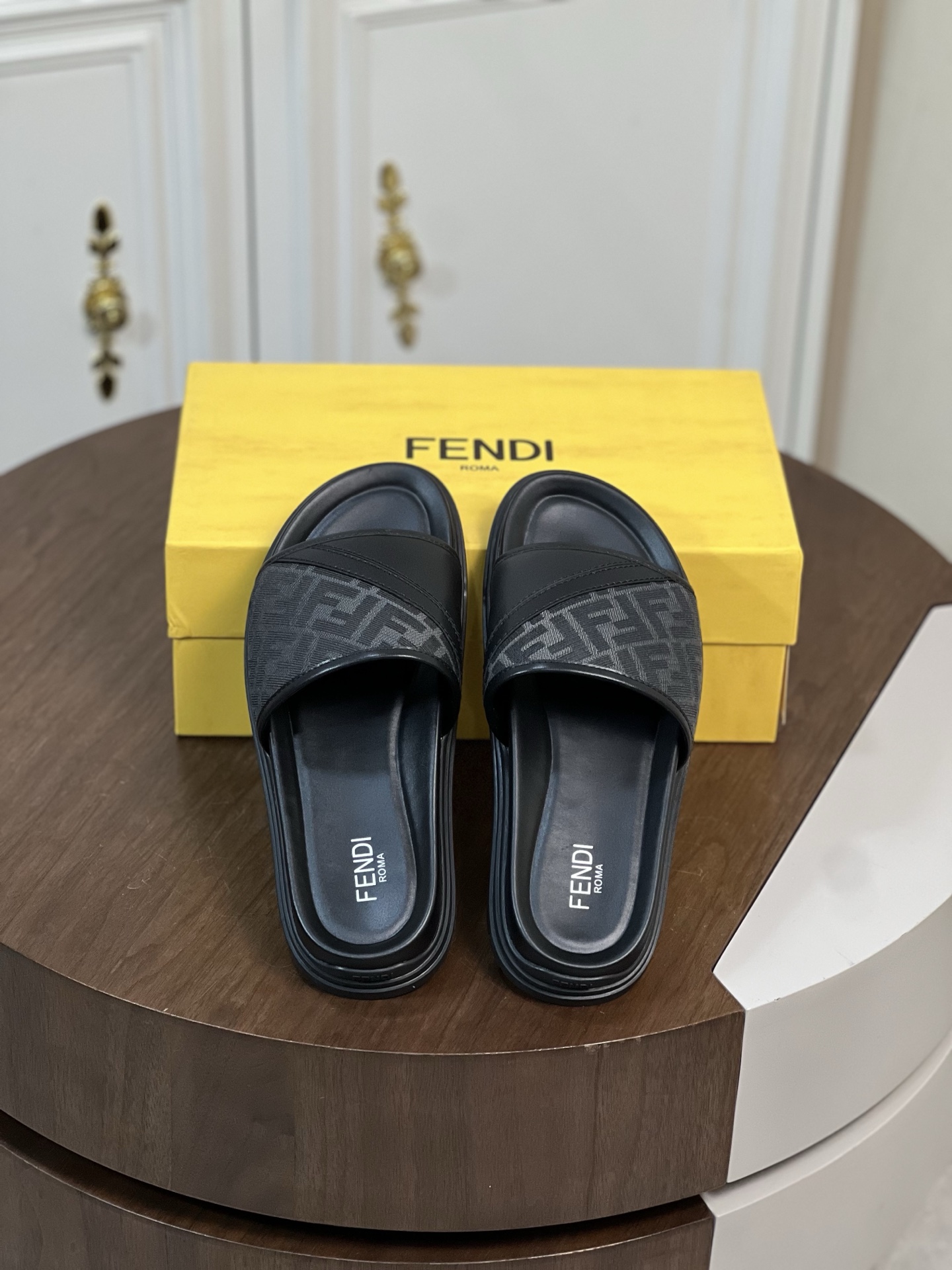 Fendi  凉鞋凉鞋,包,鞋 2