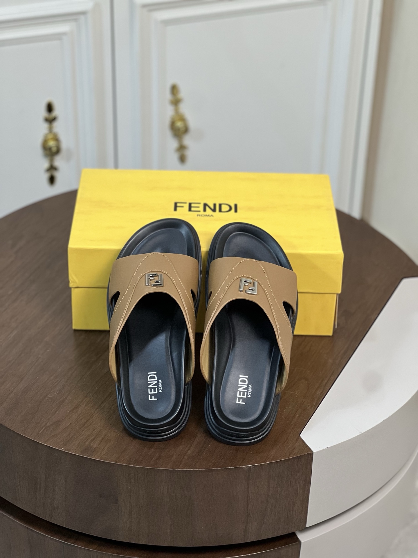 Fendi  凉鞋凉鞋,包,鞋 2