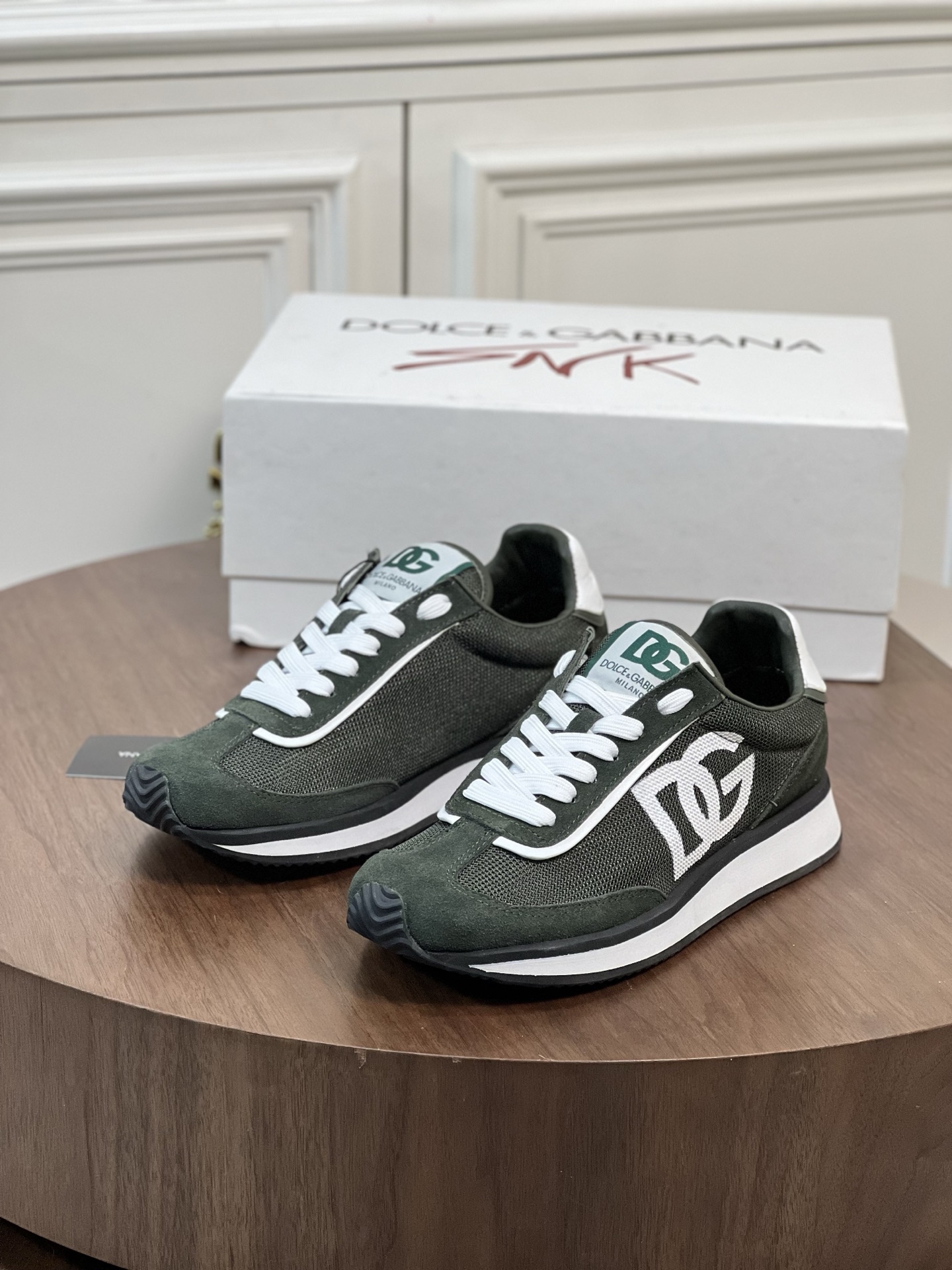 D&G 杜嘉班 高端男士运动•休闲鞋
顶级专柜原单货！原版...