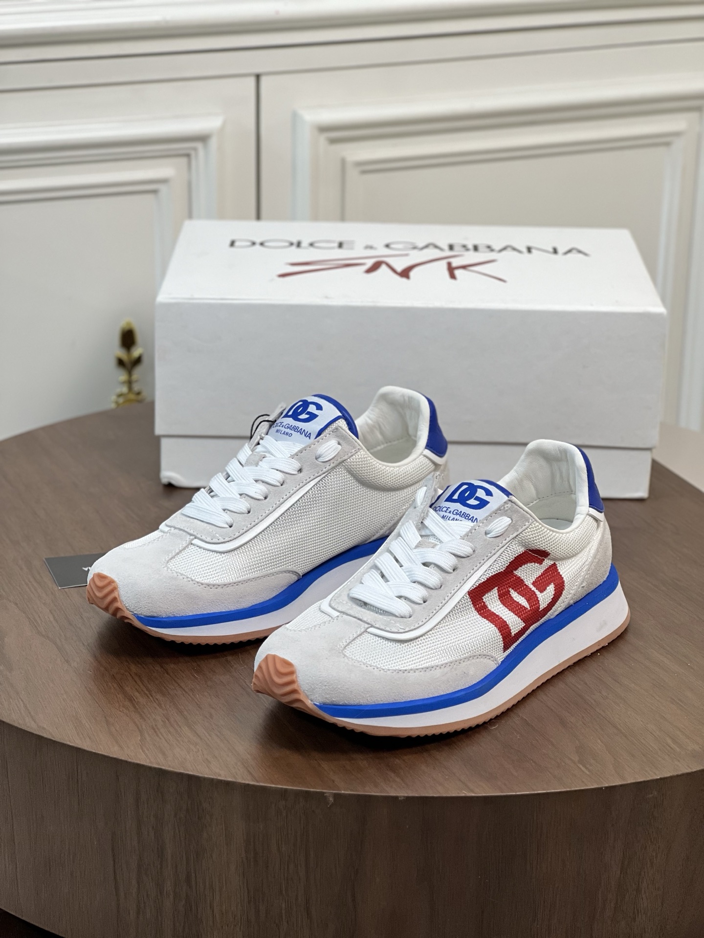 D&G 杜嘉班 高端男士运动•休闲鞋
顶级专柜原单货！原版...