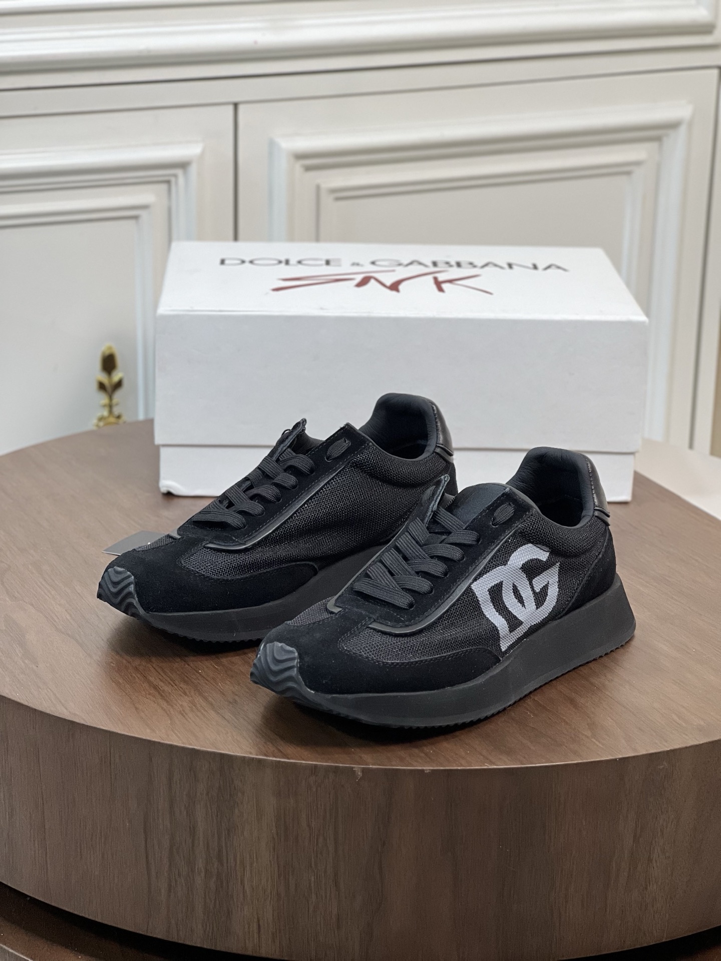 D&G 杜嘉班 高端男士运动•休闲鞋
顶级专柜原单货！原版...