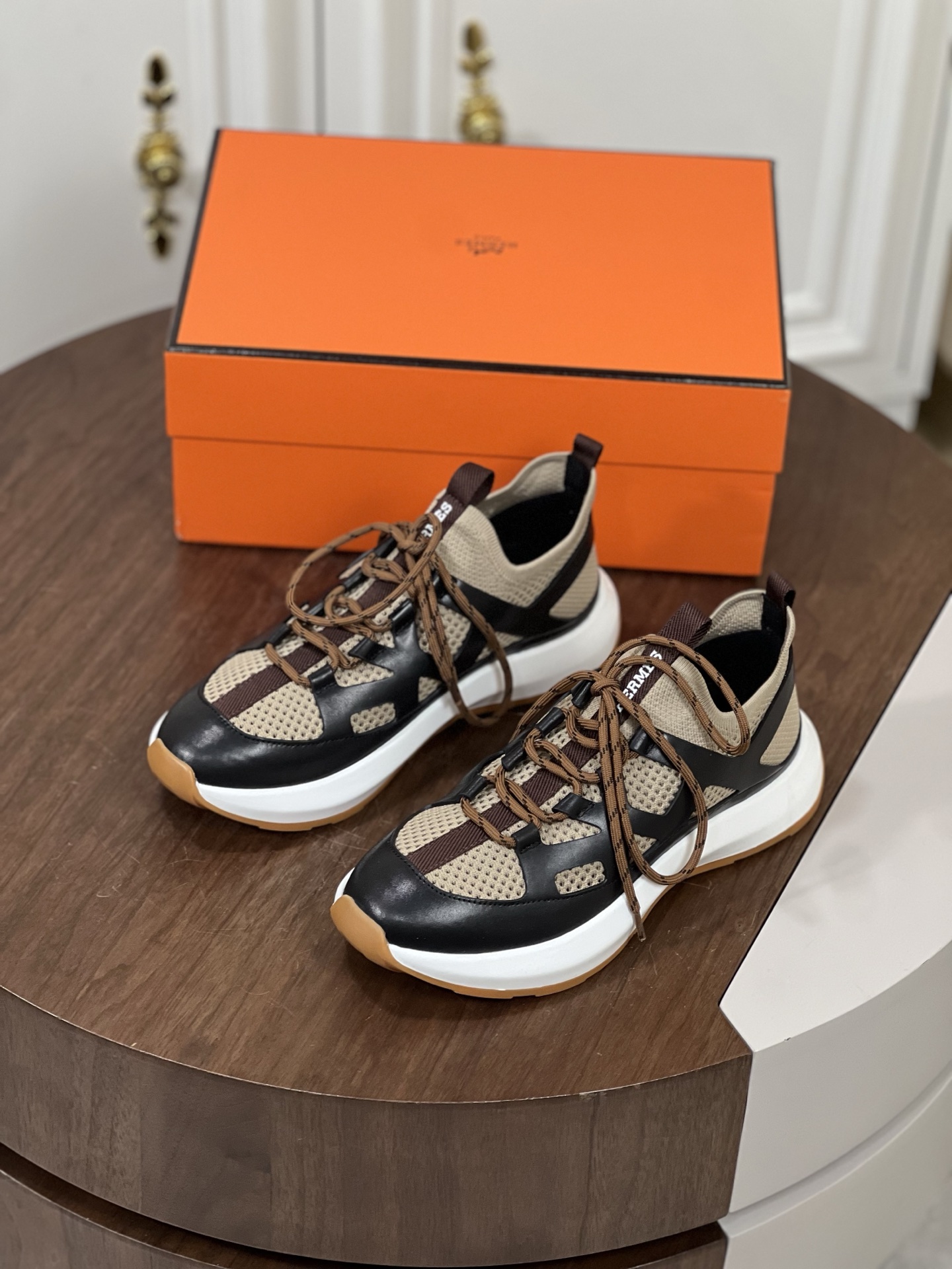 HERMES/爱马仕 男士休息运动鞋！
-高端品质 原单休闲运动鞋...