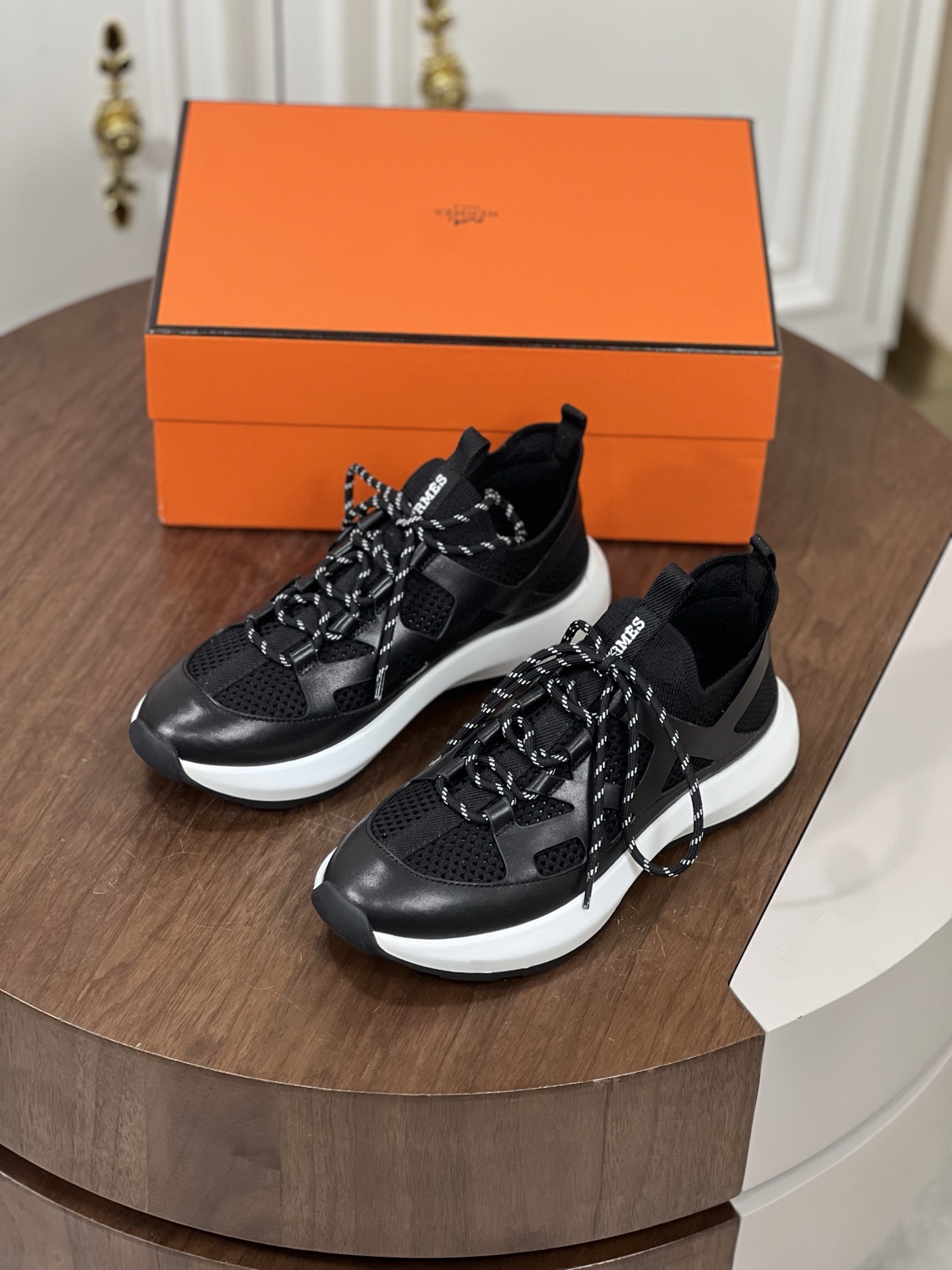 HERMES/爱马仕 男士休息运动鞋！
-高端品质 原单休闲运动鞋...