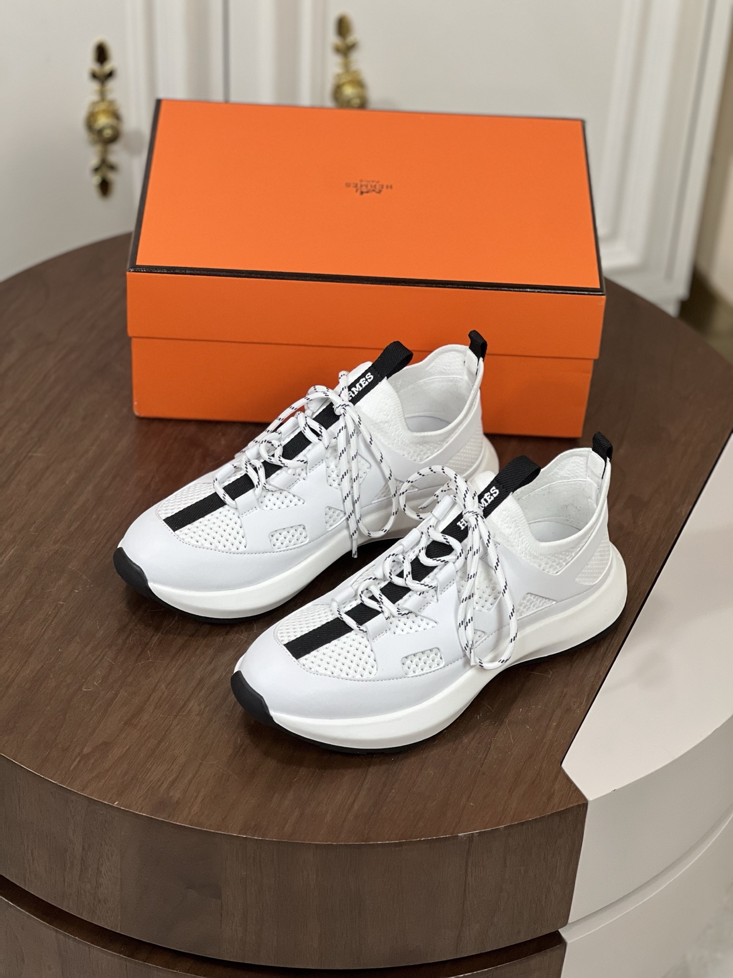 HERMES/爱马仕 男士休息运动鞋！
-高端品质 原单休闲运动鞋...