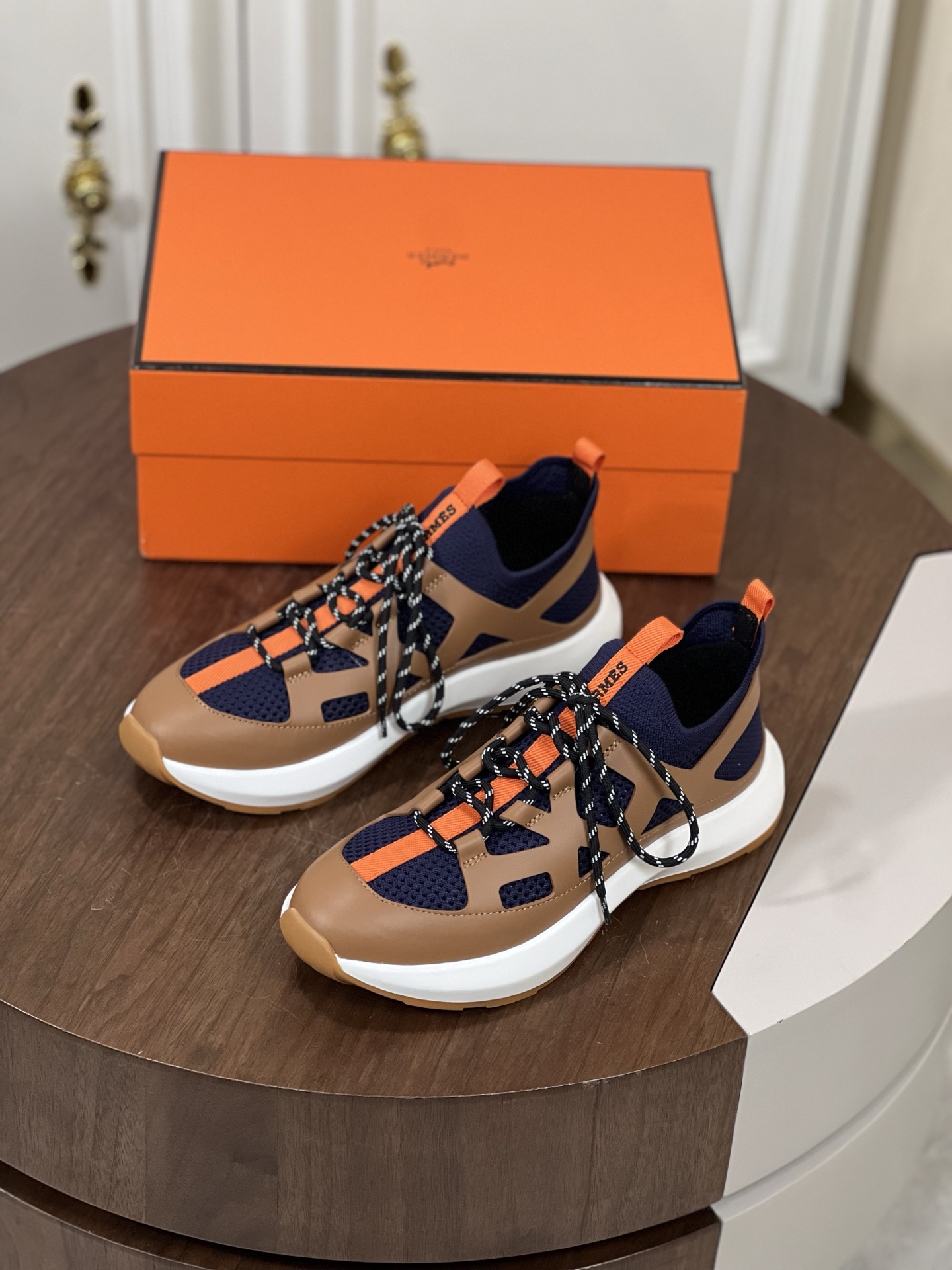 HERMES/爱马仕 男士休息运动鞋！
-高端品质 原单休闲运动鞋...