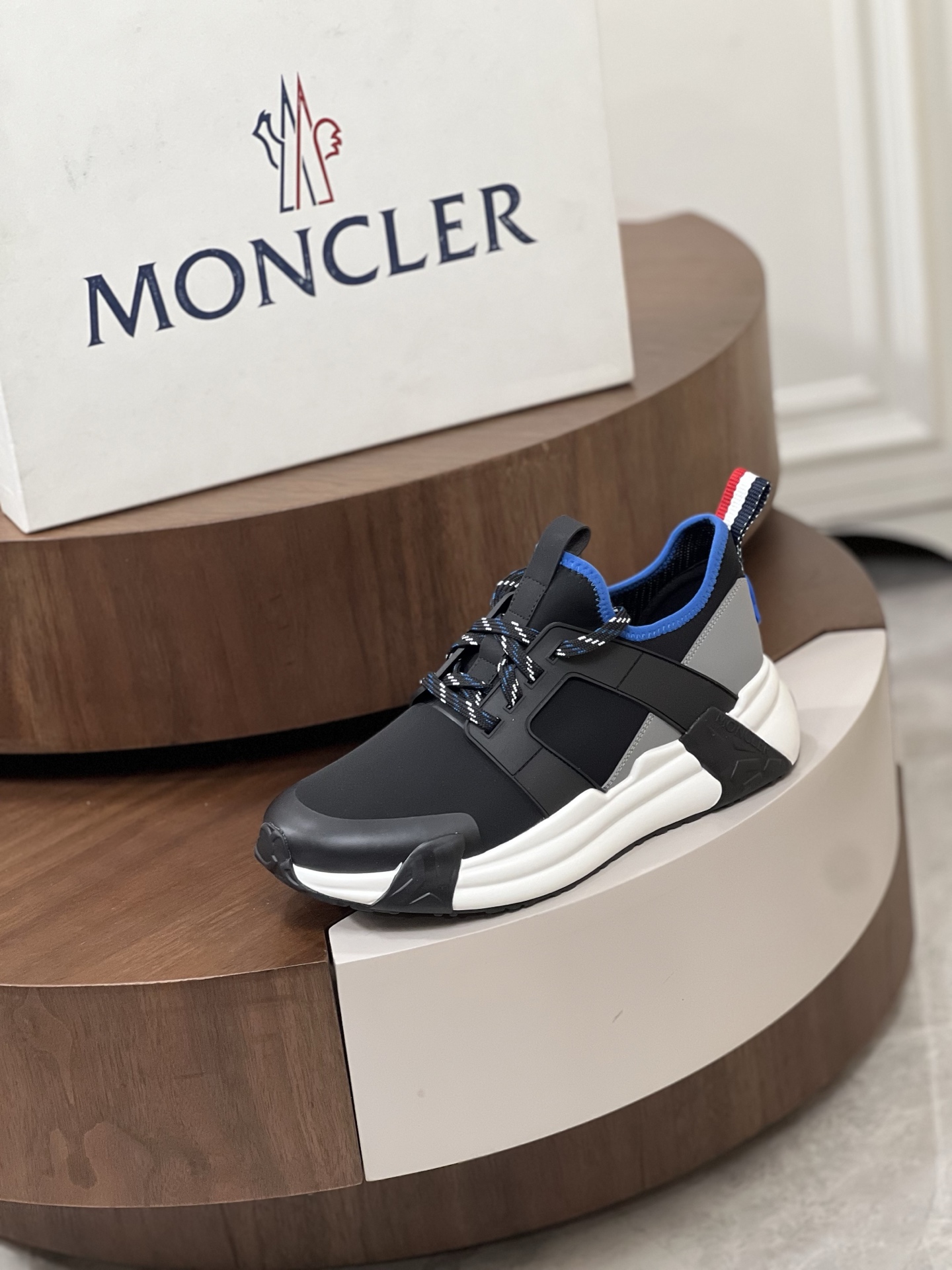 Moncler Lunarove 运动鞋运动鞋,moncler,鞋 5 Moncler Lunarove 运动鞋运动鞋,moncler,鞋 5