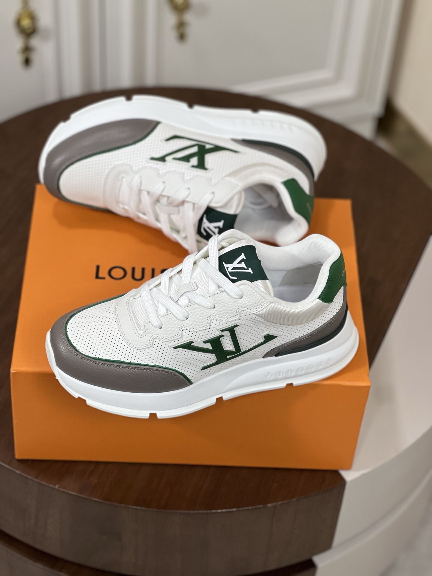 LV Classic 运动鞋运动鞋,lv,男,鞋 3 LV Classic 运动鞋运动鞋,lv,男,鞋 3