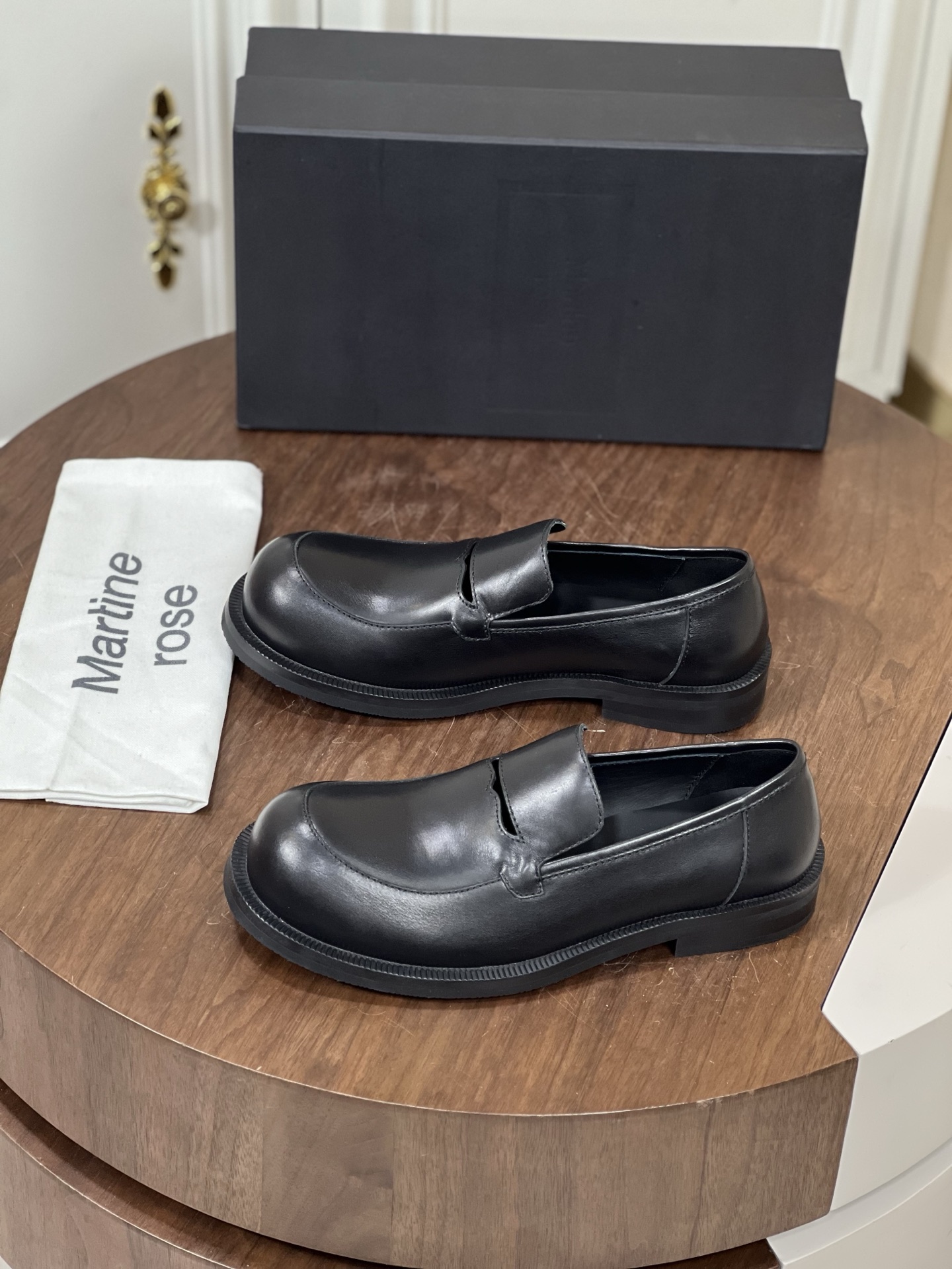 Martine Rose马丁露丝 
-高端品质 原单正装正装皮鞋
-鞋面：...