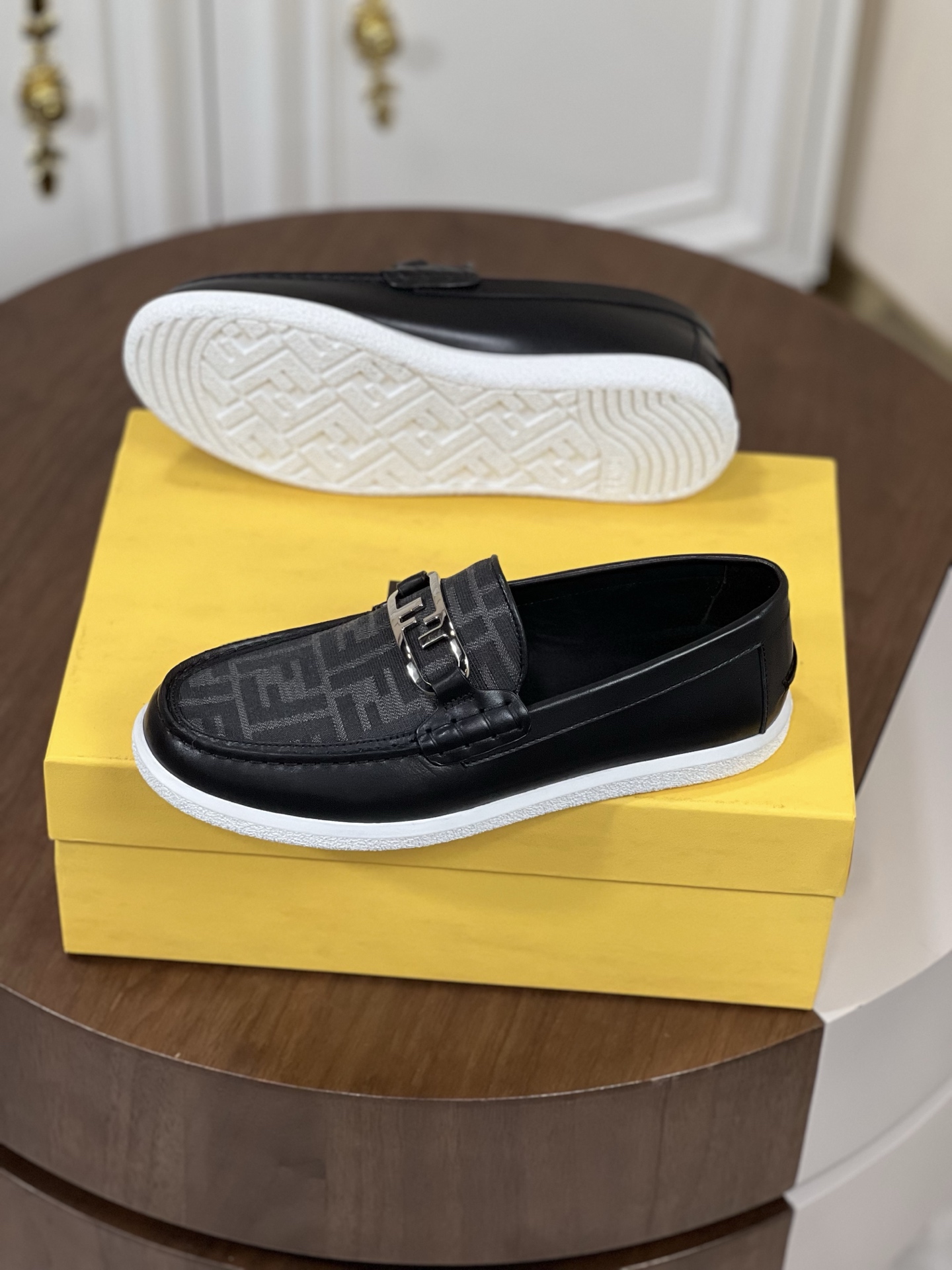 Fendi FF 乐福鞋鞋 3 Fendi FF 乐福鞋鞋 3