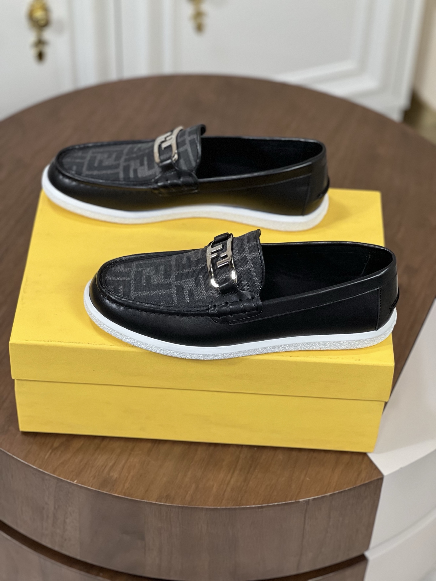 Fendi FF 乐福鞋鞋 6 Fendi FF 乐福鞋鞋 6