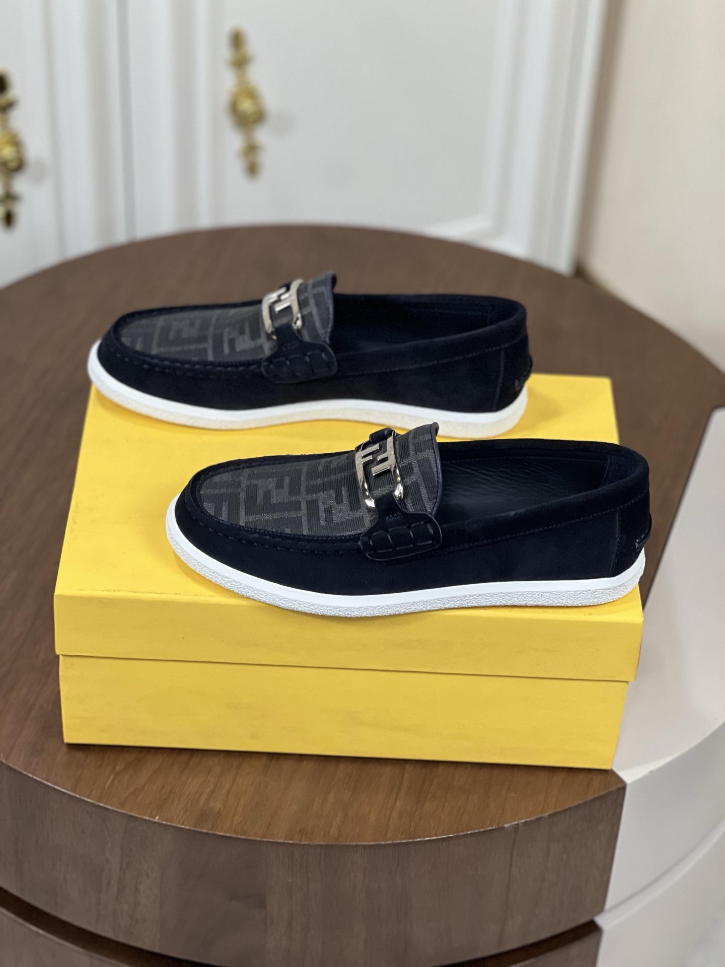 Fendi 乐福鞋鞋 5 Fendi 乐福鞋鞋 5