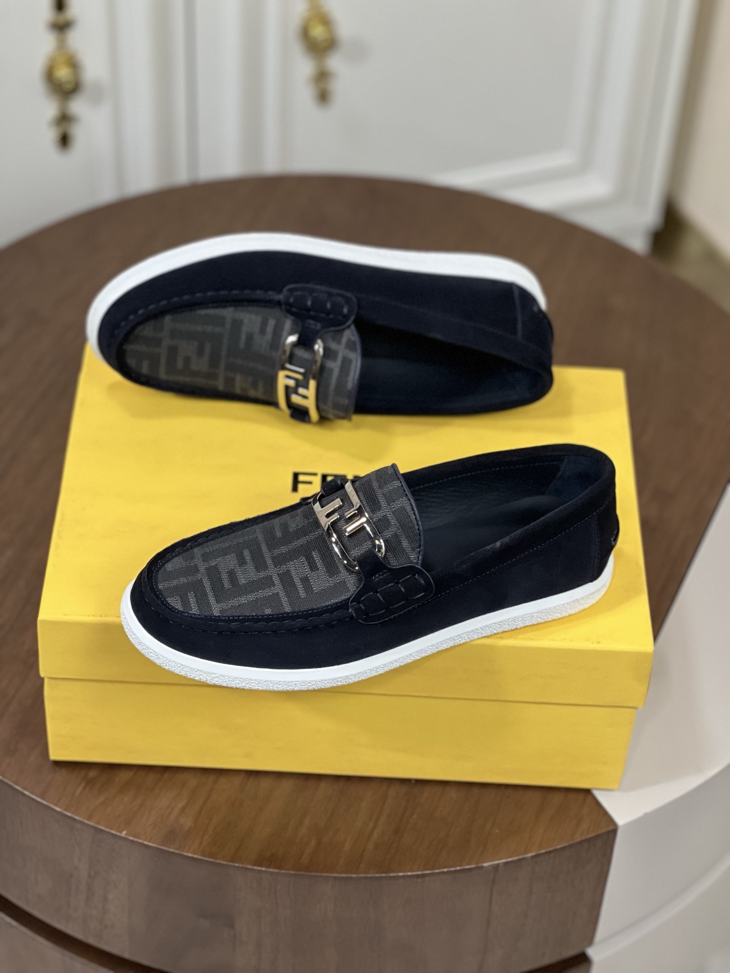 Fendi 乐福鞋鞋 3 Fendi 乐福鞋鞋 3