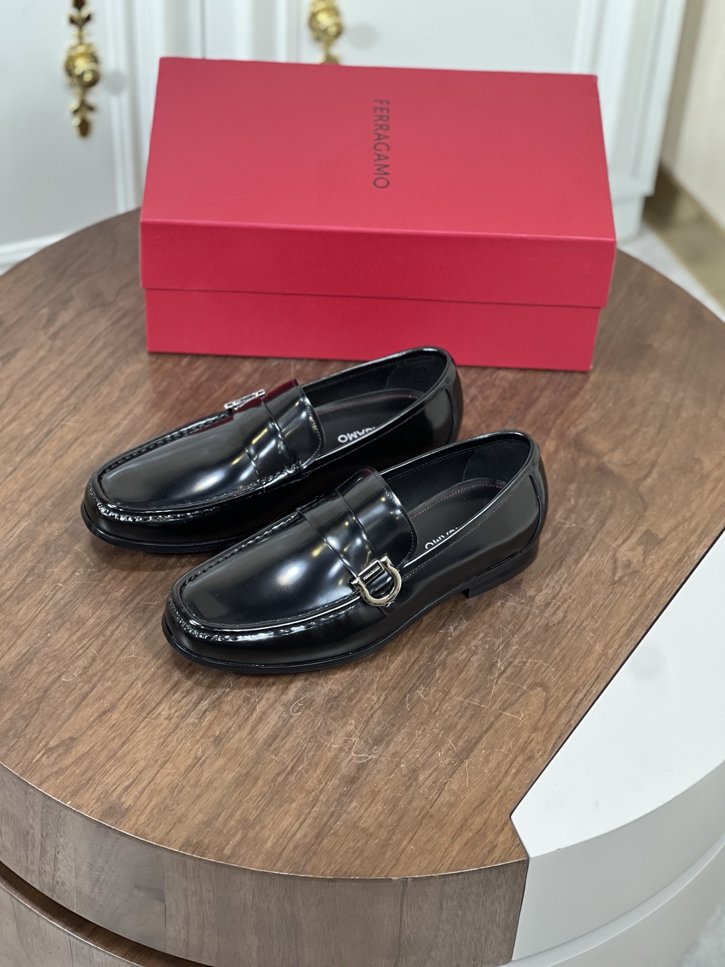 NO:744861,Ferragamo men's boutique casual leather shoes, top quality, imported cowhide upper, water-dyed cowhide lining, genuine leather outsole Size 39-44 (customized at 38.45.46),,ferragamo,cowhide,Leather soles19860909菲拉Ferragamo 男士精品休闲皮鞋 顶级品质,鞋面进口牛皮,水染牛皮内里,真皮大底 Size39-44(38.45.46定做),,ferragamo,cowhide,Leather soles,Men's shoes