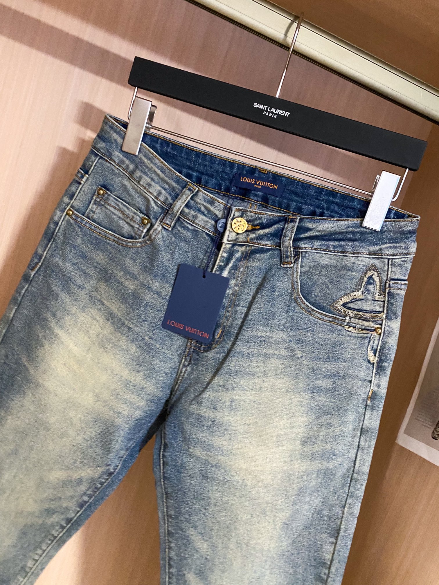 
驴牌 25FW春夏新款牛仔裤 原色牛仔 时尚百搭 定制五金后口袋印花品牌创意标识图案 潮流时尚单品
码