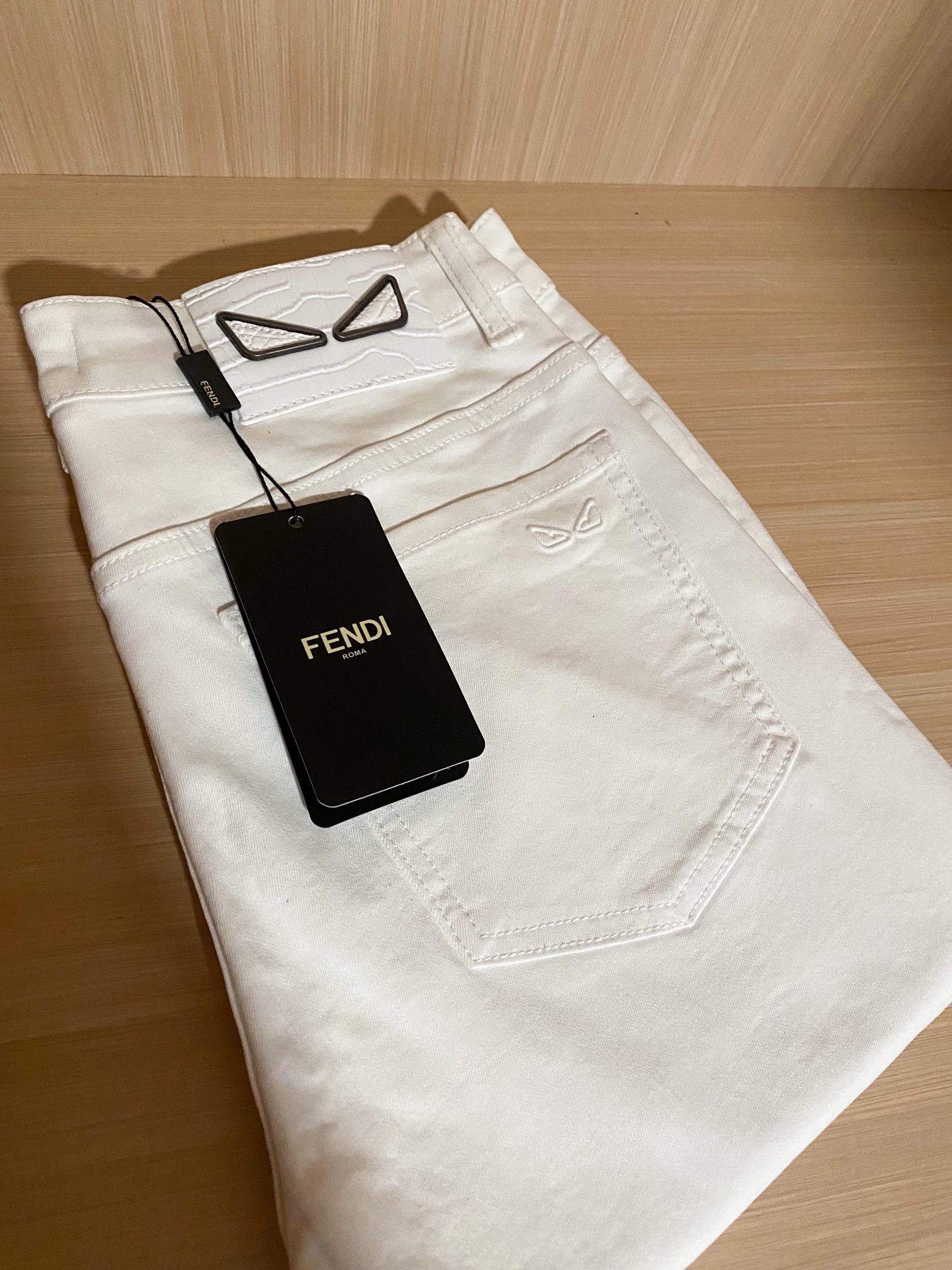 Fendi 2025ss春夏新款FD家小怪兽眼睛休闲小直筒牛仔裤!意大利原厂订单,FD家族人气单品,代
