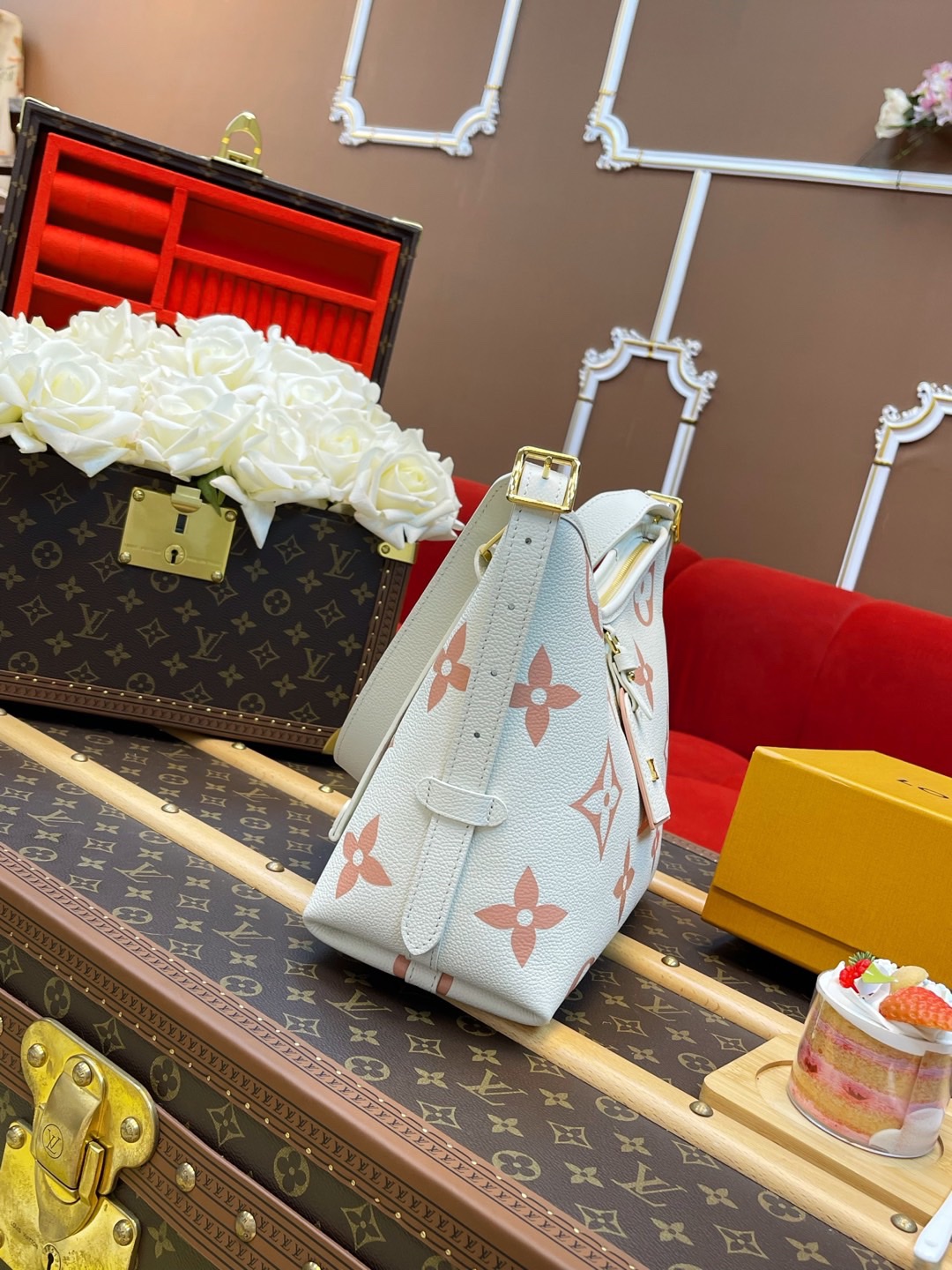 루이비통 아이스 화이트 핑크 모노그램 앙프랑 스몰 핸드백 M22141 썸네일 이미지