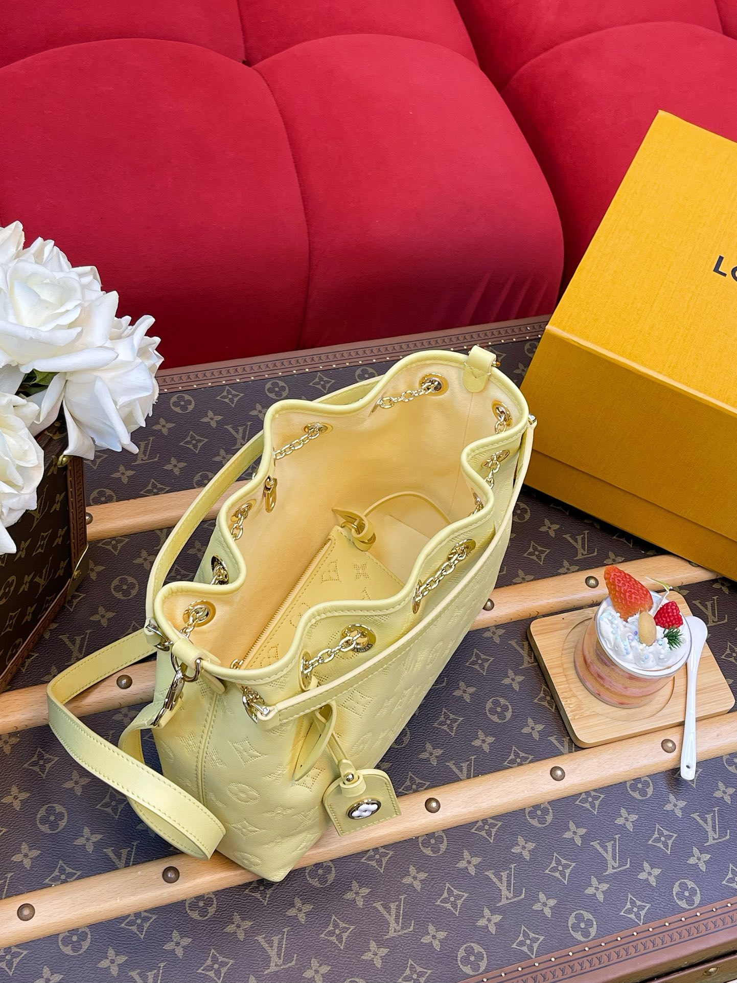 루이비통 모노그램 엠보싱 소가죽 핸드백 M11283 이미지 8