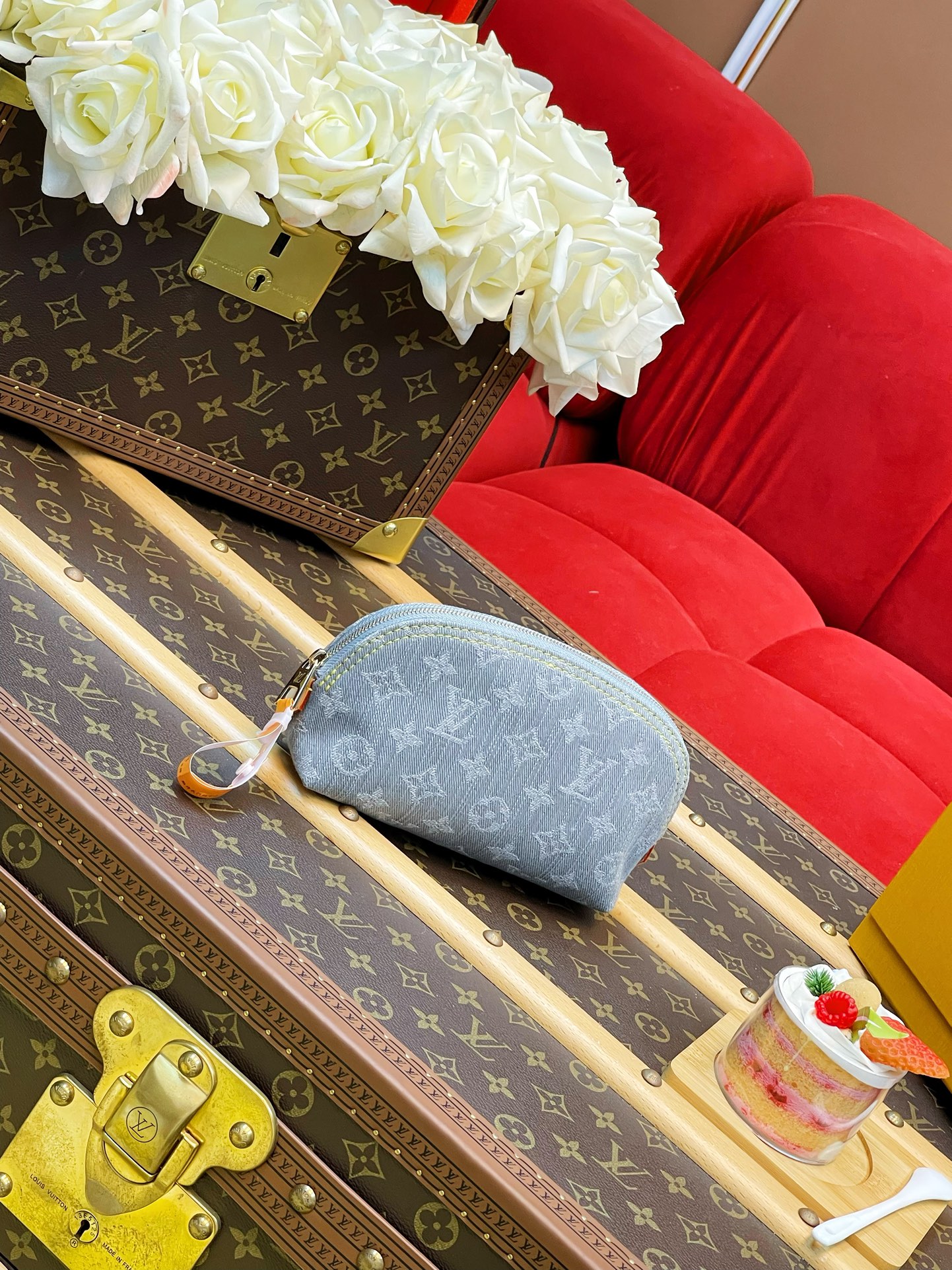 루이비통 모노그램 데님 코스메틱 파우치 M13751
