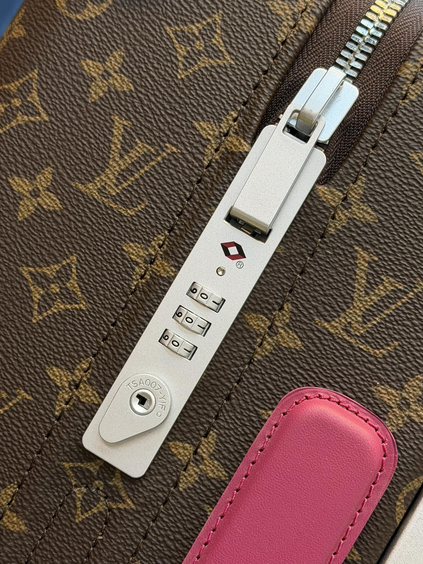여행가방 137451 가방 Bag 썸네일 이미지
