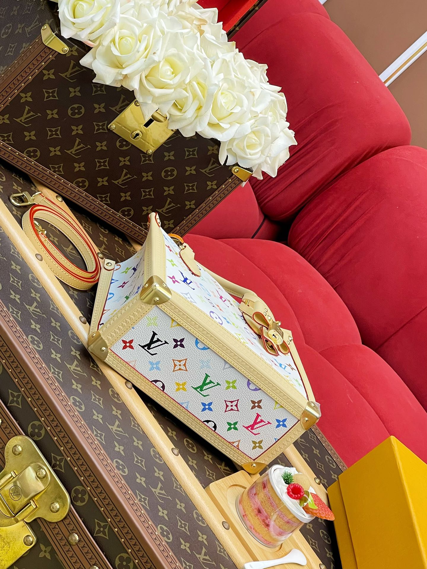 루이비통 모노그램 130 주년 온더고 스몰 핸드백 M27580 썸네일 이미지
