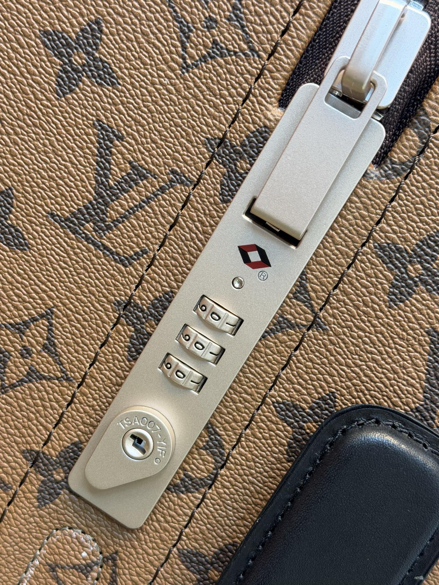 여행가방 137432 가방 Bag 썸네일 이미지