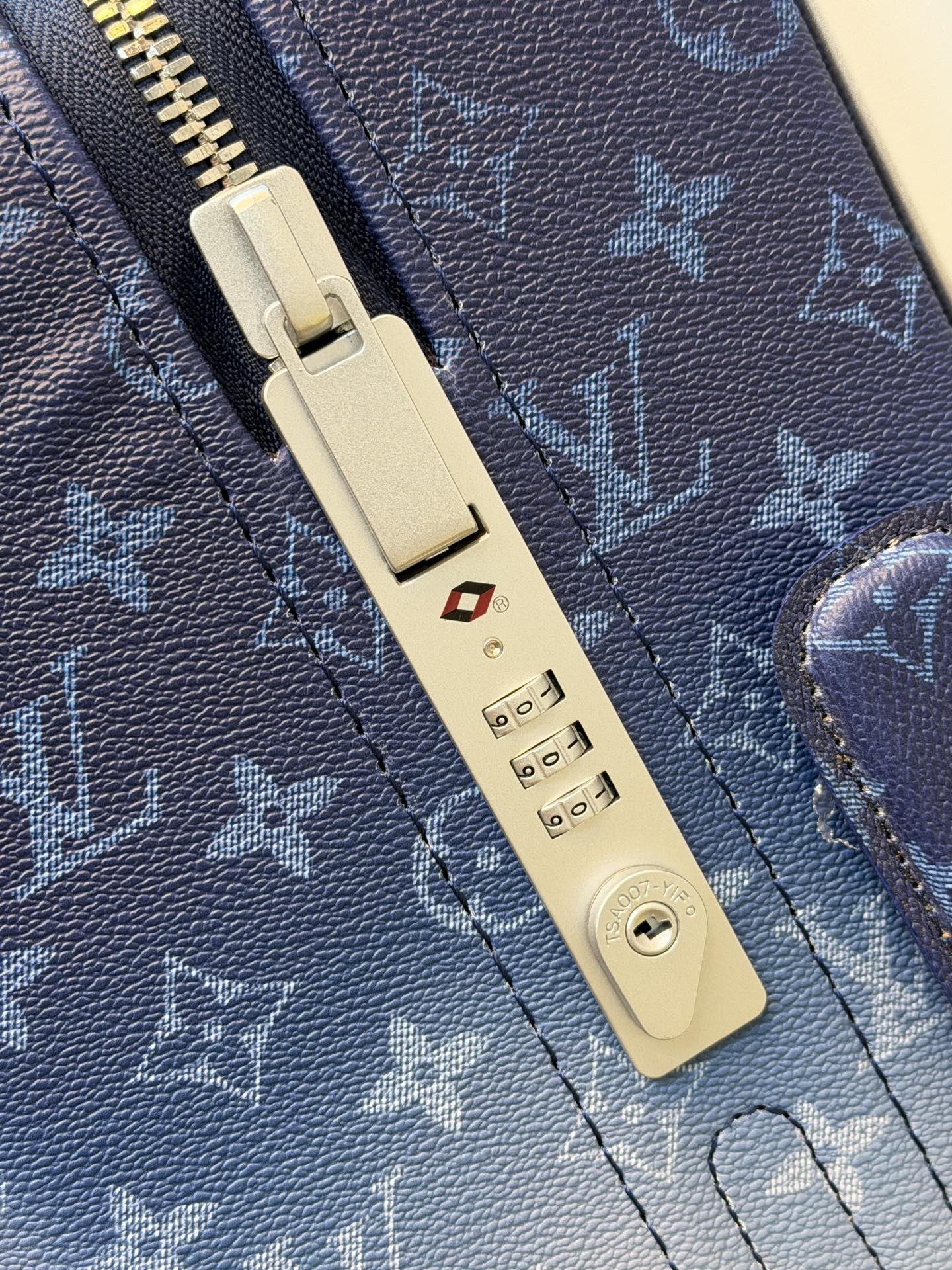 여행가방 137431 가방 Bag 썸네일 이미지