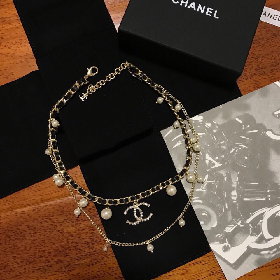 Chanel ● ● Chanel 香奈儿麦穗双c黑皮绳项链● 一致黄铜材质项链