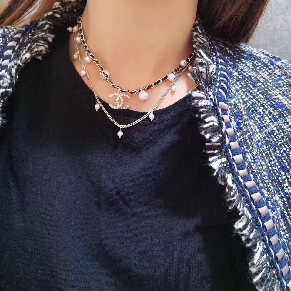 Chanel ● ● Chanel 香奈儿麦穗双c黑皮绳项链● 一致黄铜材质项链