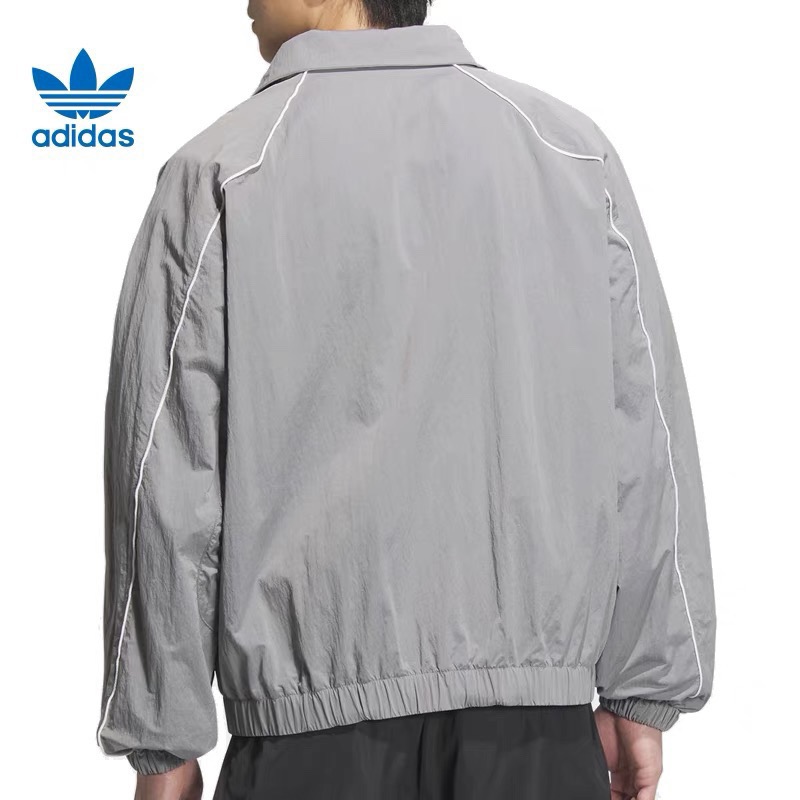 模特图#💰160包邮
(Adidas阿迪达斯三叶草立领外套男士运动服情侣款男女同款女士外套!防风衣宽松版型夹克青年外套宽松版型学院风轻松驾驭)
Adidas/阿迪达斯三叶草男士外套女士外套宽松版型外套春夏季新款三条杠立领男女同款情侣款外套,销量一直领先!!宁波申州提供面料,一比一定制!密码8034
胸前万针刺绣字母logo采用阿迪经典三条杠拼接设计,胸前阿迪达斯主标经典字母印花logo,面料采用微型纳米防紫外线面料,轻薄舒适透气,携带方便。内里网格棉陪衬,质感非常好,其实春夏秋三个季节都可以穿搭配!!而且不用担心质量,这批货是特殊渠道拿的,专供官网的货!!放心推,放心卖!售后基本为零的一件产品!!ins/微博/小红书 爆款防晒服,版型oversize中性风格宽松百搭,男生女生都可以穿,搭配情侣装更佳,超级百搭,在炎热的夏季搭配这样一件皮肤衣,上身舒服清凉,再保持舒适的同时有兼顾时尚感。三标齐全!完美品质!
尺码:M-XXL(宽松版型)
颜色:黑色 灰色
M插肩袖胸围112衣长68
L插肩袖胸围116衣长70
XL插肩袖胸围120衣长72
XXL插肩袖胸围128衣长74