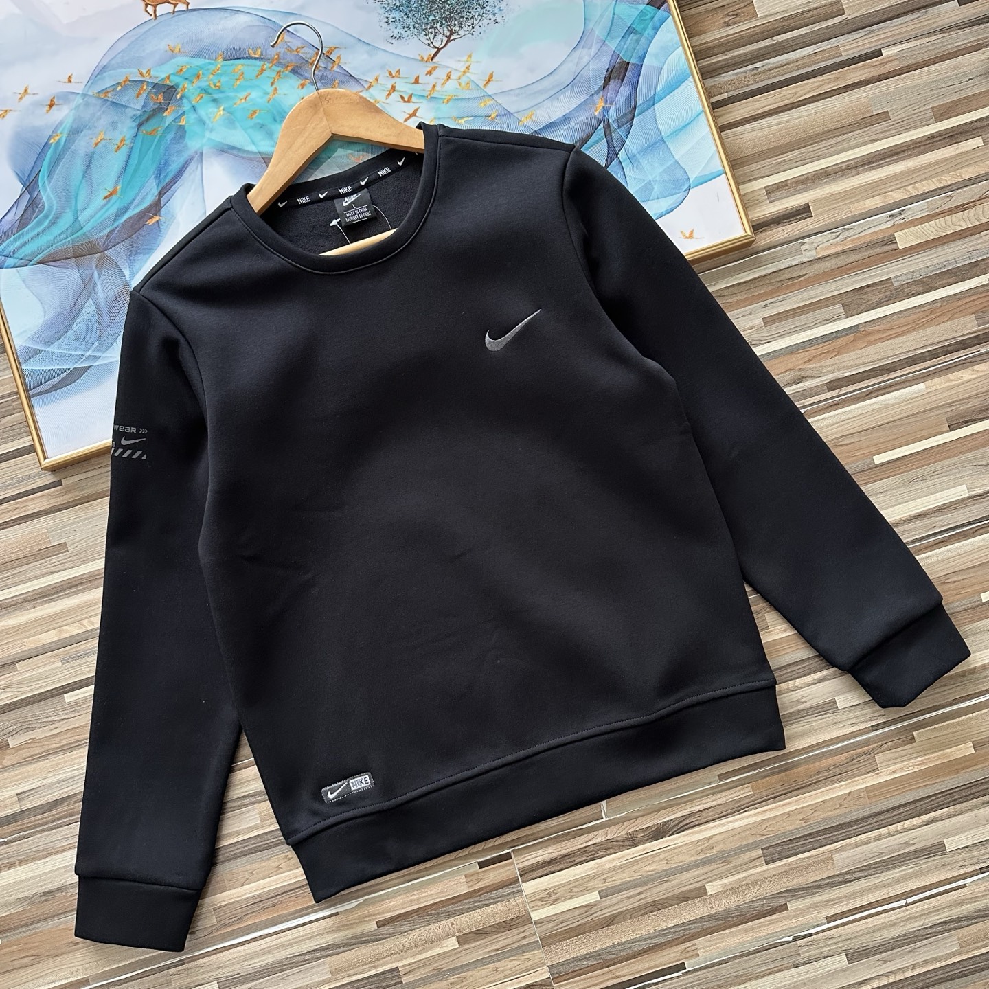 💰195
Nike耐克海外版最新款运动休闲加绒卫衣

万针刺绣logo冬季新款情侣款专柜男女同款圆领加绒卫衣 保暖打底衫刺绣钩子加绒加厚卫衣 潮流学院风女神男神青年必备

小红书网红爆款 ins力荐 学院风轻松驾驭 适合任何年龄段 原版定制！
网红必备穿搭推荐，三标吊牌均和原版一模一样，十分百搭，运动休闲都很合适，断货王，情侣款，三标齐全！完美品质！
颜色：黑色
尺码：L到XXXL
L胸围110衣长68（建议120斤左右）
XL胸围114衣长69（建议140斤左右）
XXL胸围118 衣长70（建议160斤左右）
XXXL胸围122 衣长72（建议180斤左右）
（手工测量有1-3cm误差）