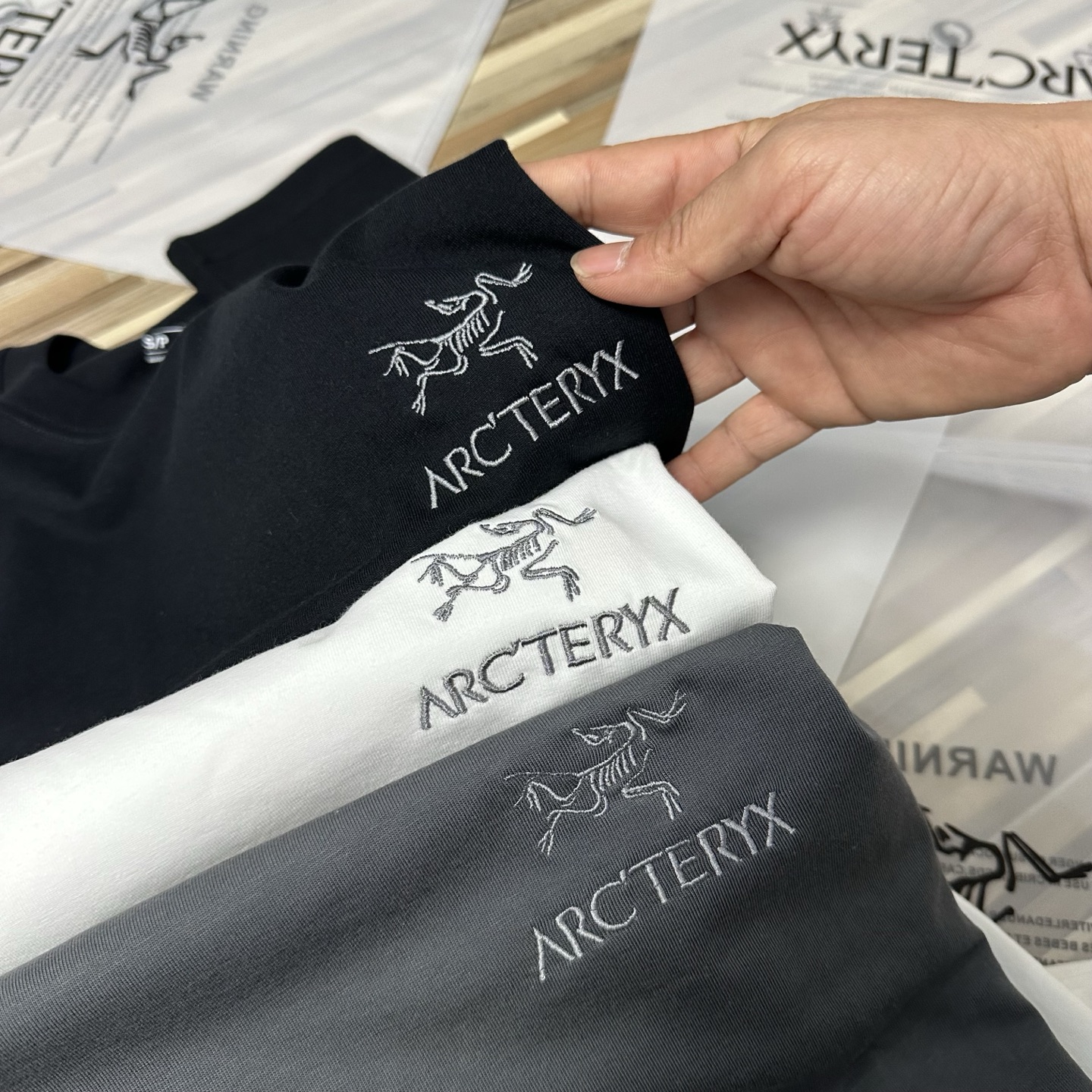 Alternative view of T-Shirt 01333