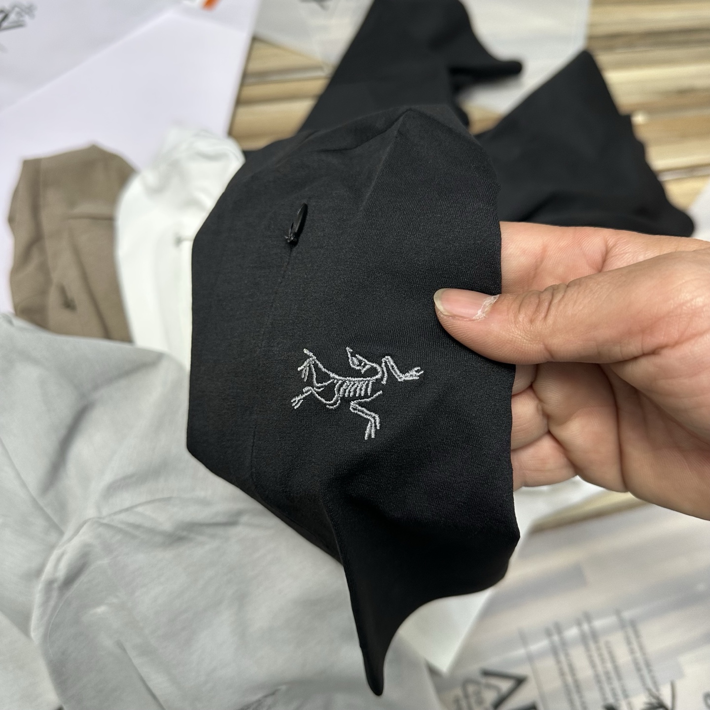 Alternative view of T-Shirt 01325