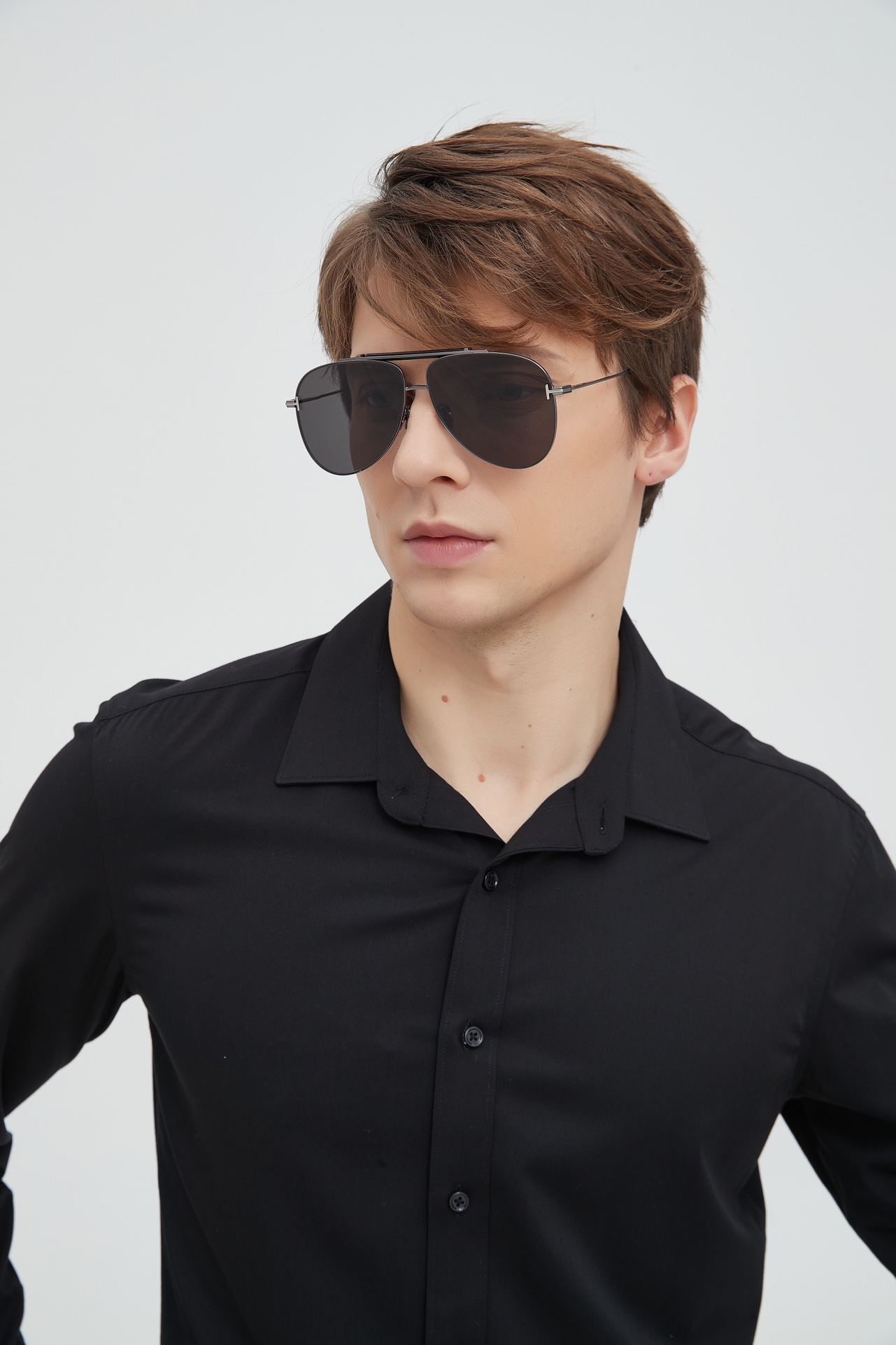  Tom Ford
Mod：TF1018
Size：60-11-145
高级感十足
对版鼻托
