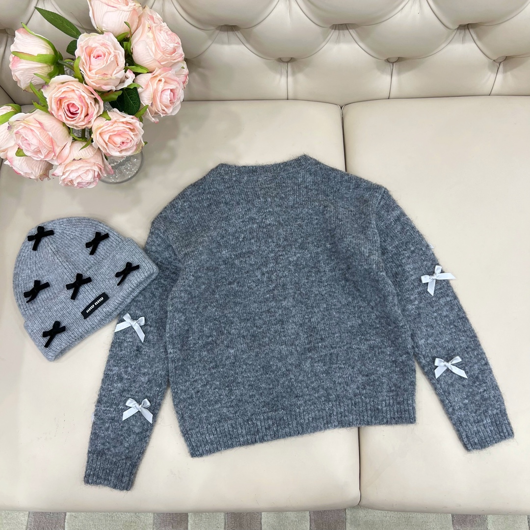 Grey Butterfly Knot Shirt: Unique Design for Girls’ Wardrobe, Comfortable and Stylish #195 - 图片 4