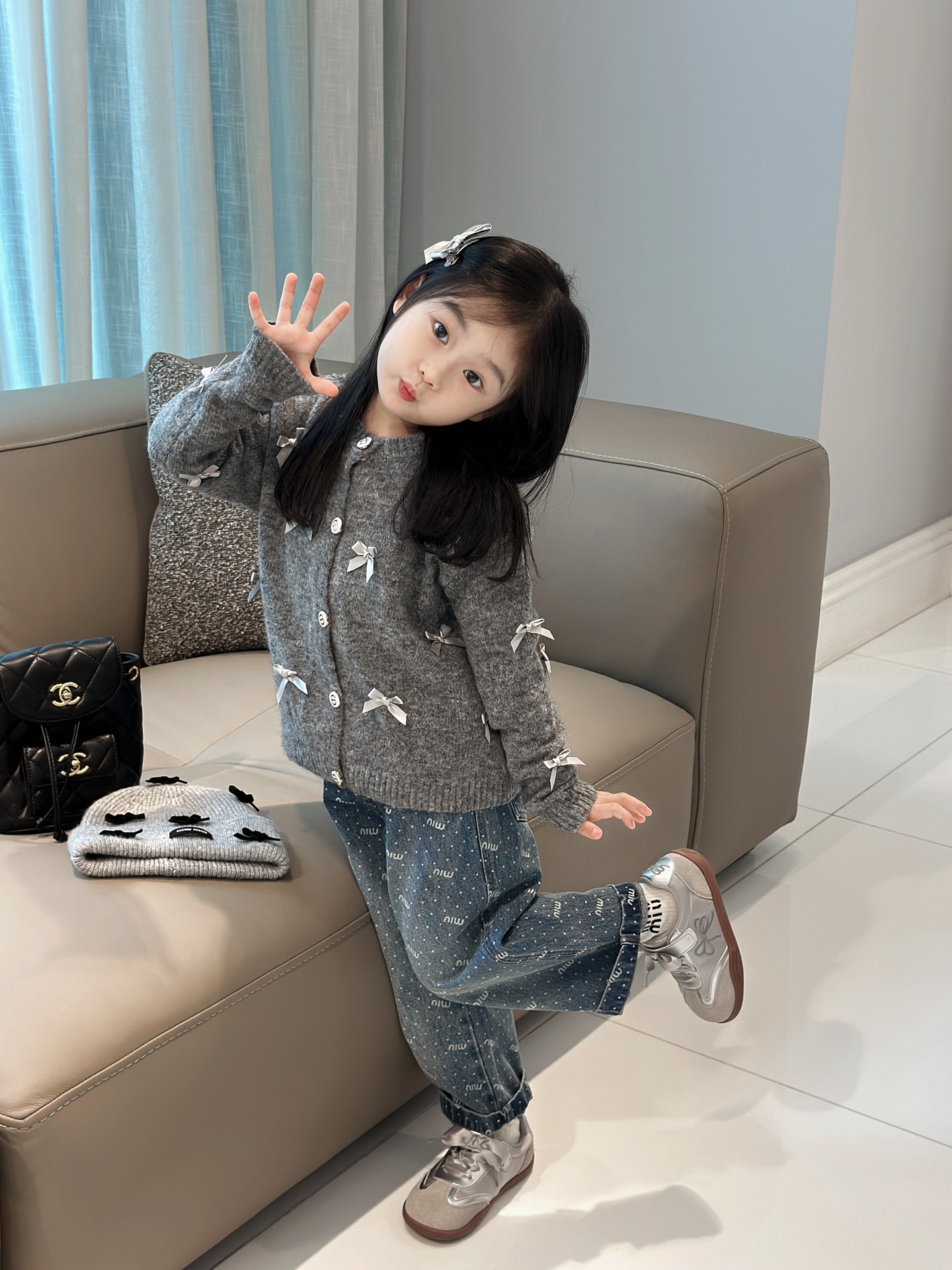 Gray Shirt: Unique Design and Craftsmanship for Sweet and Versatile Style - 图片 7