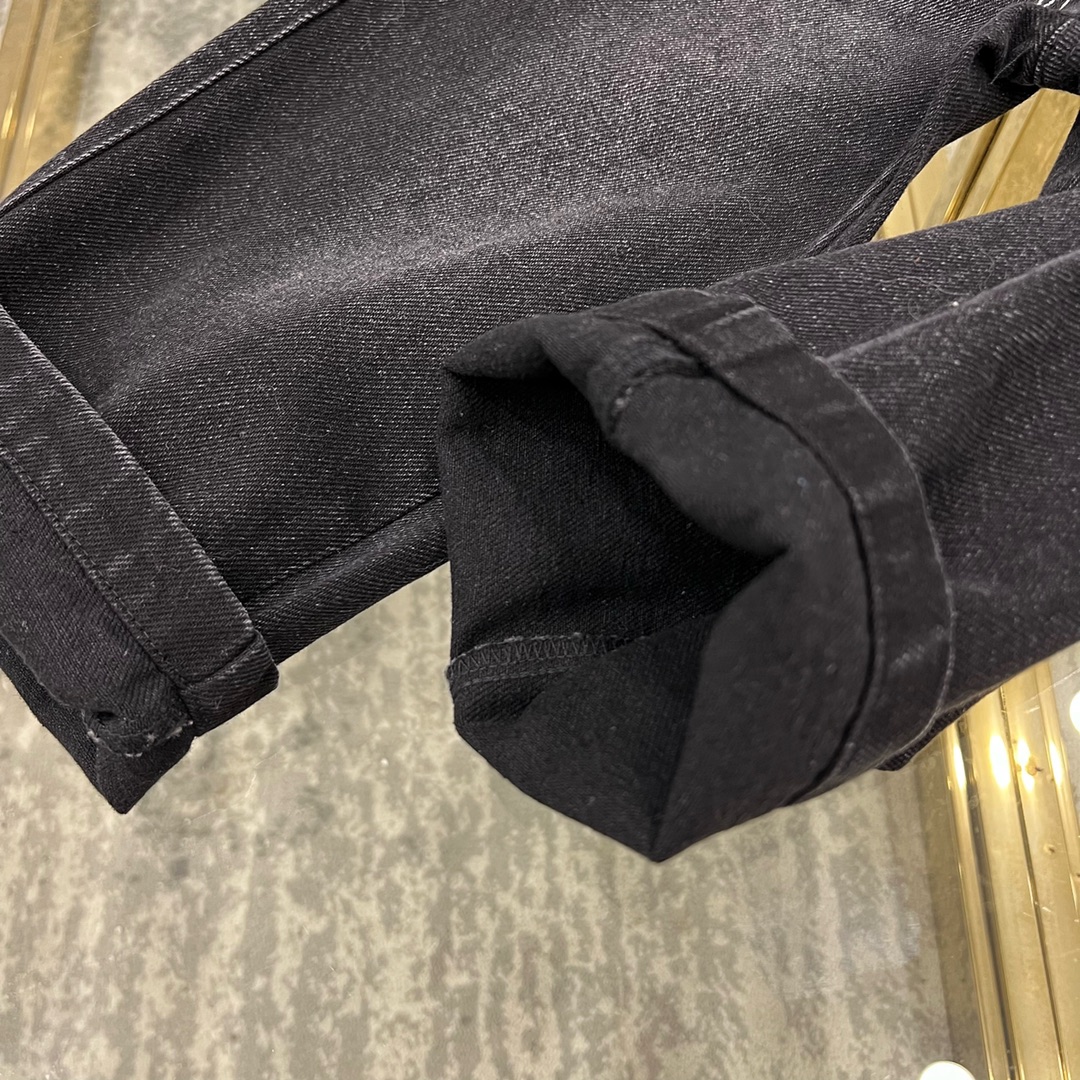 Handcrafted Wide-Legged Custom Jeans: 2024 Cowboy Style with Intricate Design - 图片 3