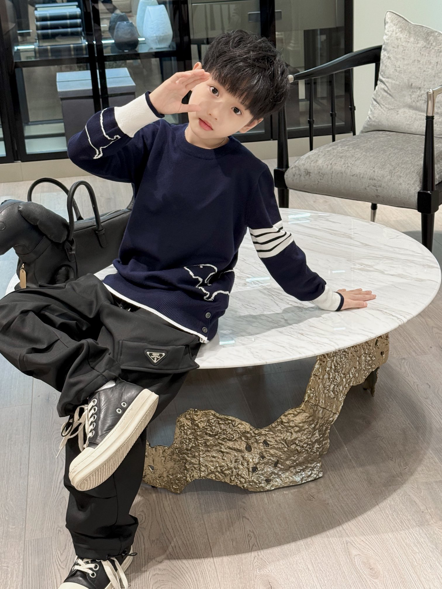 Versatile Classic School Blazer: High-Quality, Soft Blend for All Seasons - 图片 3