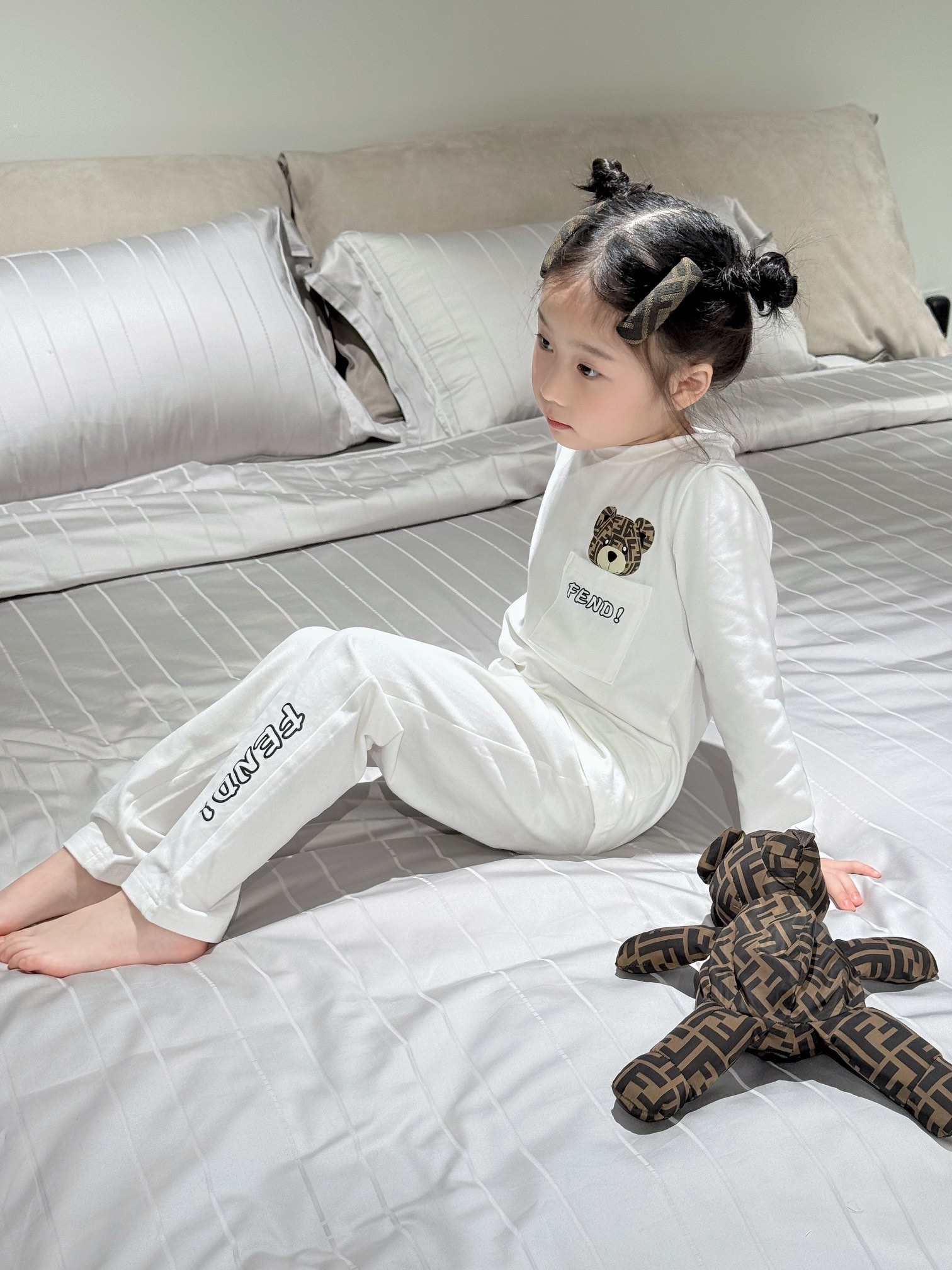 Children's clothing 7