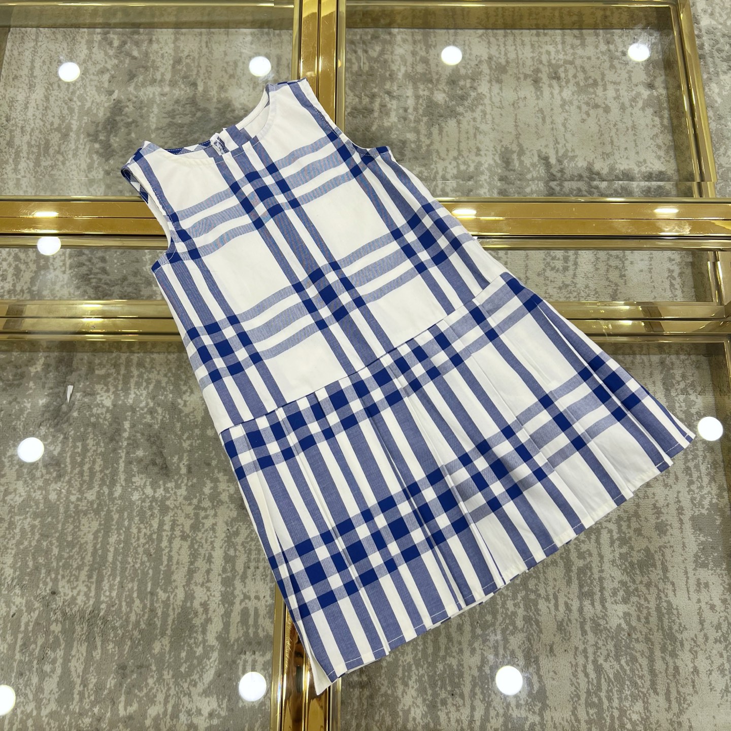 Vestido sin mangas 👗 tallas 110-160 @128 ⚠️No se aceptan devoluciones ni cambios. Foto plana. Detalles y apreciación.