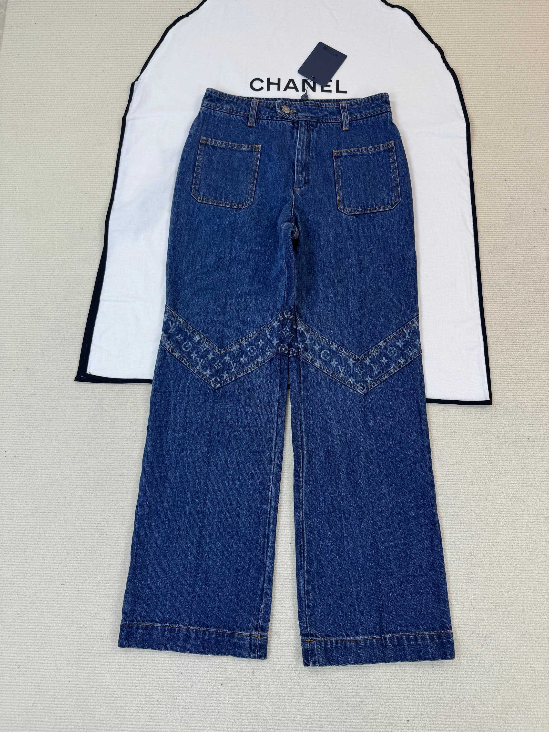 NO:722297,Louis* jeans details SML,Louis Vuitton-clothing,louis vuitton,louis vuitton,jeans,19860909Louis*家牛仔裤细节图SML,路易威登-服装,louis vuitton,louis vuitton,jeans,,Women's clothing