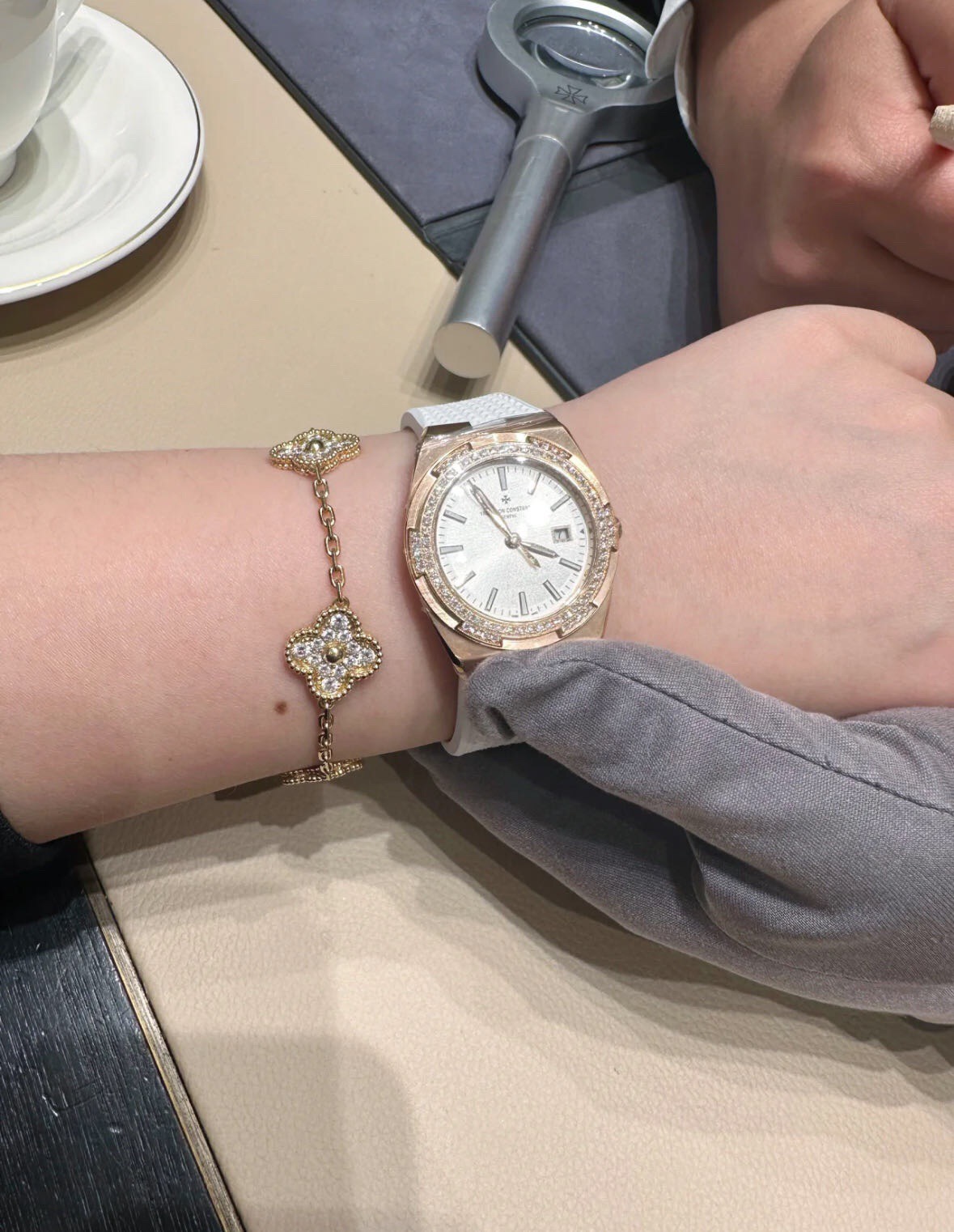 NO:391178,Appreciate the effect of getting started, full of high-end feeling, it is really super beautiful. The real thing is really super beautiful. A watch that girls must have,19860909上手效果欣赏 高级感满满 真的超级好看.实物真的超级美 女孩子一定要拥有的一款手表,,Watch