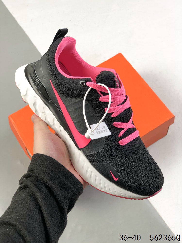 🈴️1⃣️ 💰135
耐克 Nike React Infinity Run FK 3 PRM 男女子公路跑步鞋。助你在疾速跑后快速恢复,明天继续挑战耐力跑,你的征程它都能稳稳守护。 加宽前足设计和加厚泡绵层,有助提升柔软缓震性能,助力安心畅跑。 该鞋款久经测试,具备出色回弹性能,融入迅疾风范,助你疾速畅跑,一路向前。 从引领他人达成目标的配速员身上汲取设计灵感,以耀眼夺目的活力风范焕新呈现跑步基本单品。Nike React 技术采用轻盈耐穿泡绵打造,铸就出众回弹的顺畅迈步体验。 泡绵采用“弧形摇杆”造型,为跑步动作的三个阶段带来出众支撑。Flyknit 鞋面为关键部位营造出色透气性。足底采用加高缓震设计,外底增加橡胶材料,鞋口采用柔软泡绵织物制成,与 Flyknit 相得益彰
类型:男女鞋
货号:DZ3014
码数:如图
编码:562365Q