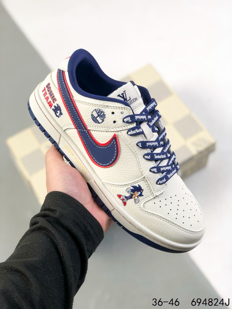 🈴️ 💰260
公司级带半码!
耐克Nike SB Dunk Low 联名 复古低帮休闲运动滑板板鞋。采用脚感柔软舒适ZoomAir气垫,有效吸收滑板等极限运动在落地时带来的冲击力,为街头运动者们提供更好的保护
ID:694824J