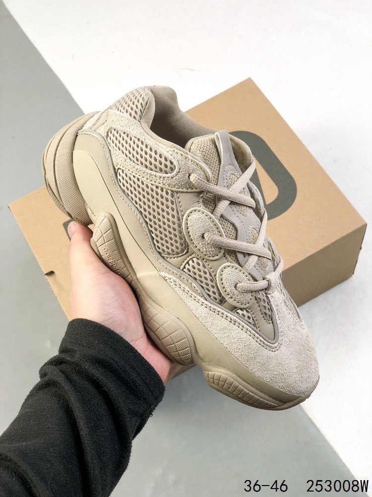 💰170
真标带半码!
Adidas/阿迪达斯 YEEZY Desert Rat 椰子500 鞋面采用皮革、磨砂小牛皮、麂皮和网眼三种材质打造,以复古气息 十足的 adiPrene 中底取代早前的人气BOOST 缓震设计
ID:253008W