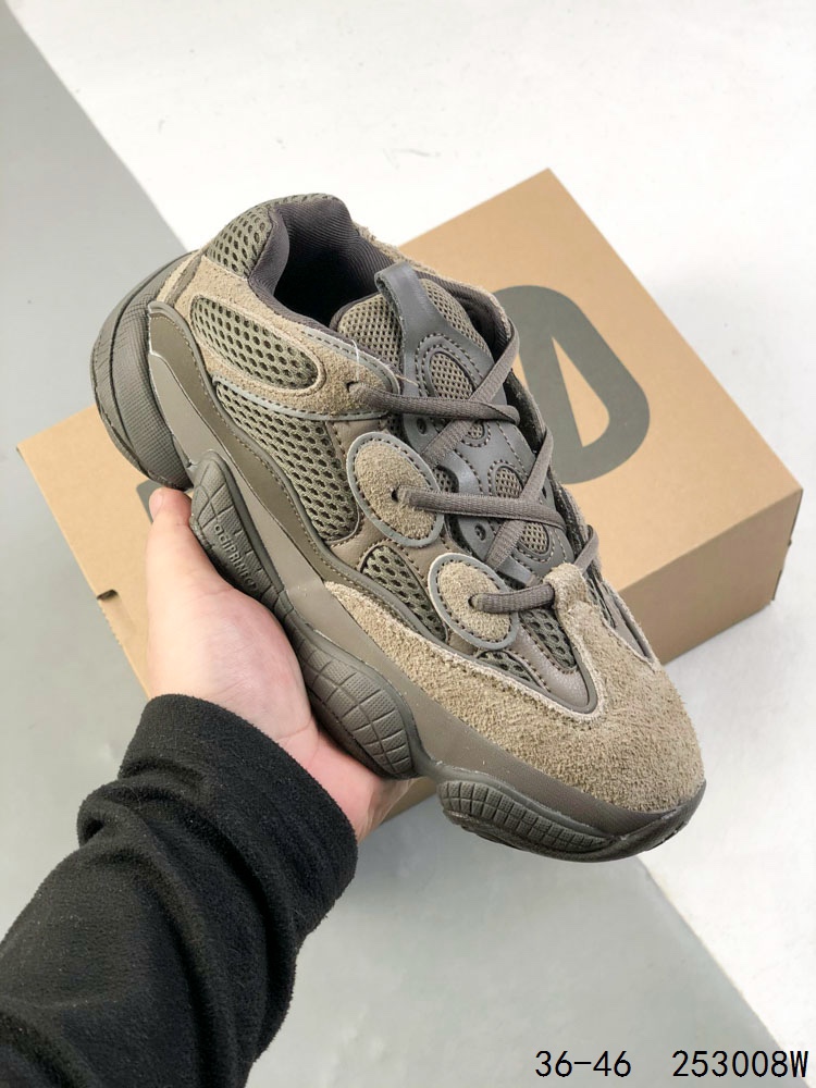 🈴️1⃣️ 💰170
真标带半码!
Adidas/阿迪达斯 YEEZY Desert Rat 椰子500 鞋面采用皮革、磨砂小牛皮、麂皮和网眼三种材质打造,以复古气息 十足的 adiPrene 中底取代早前的人气BOOST 缓震设计
ID:253008W