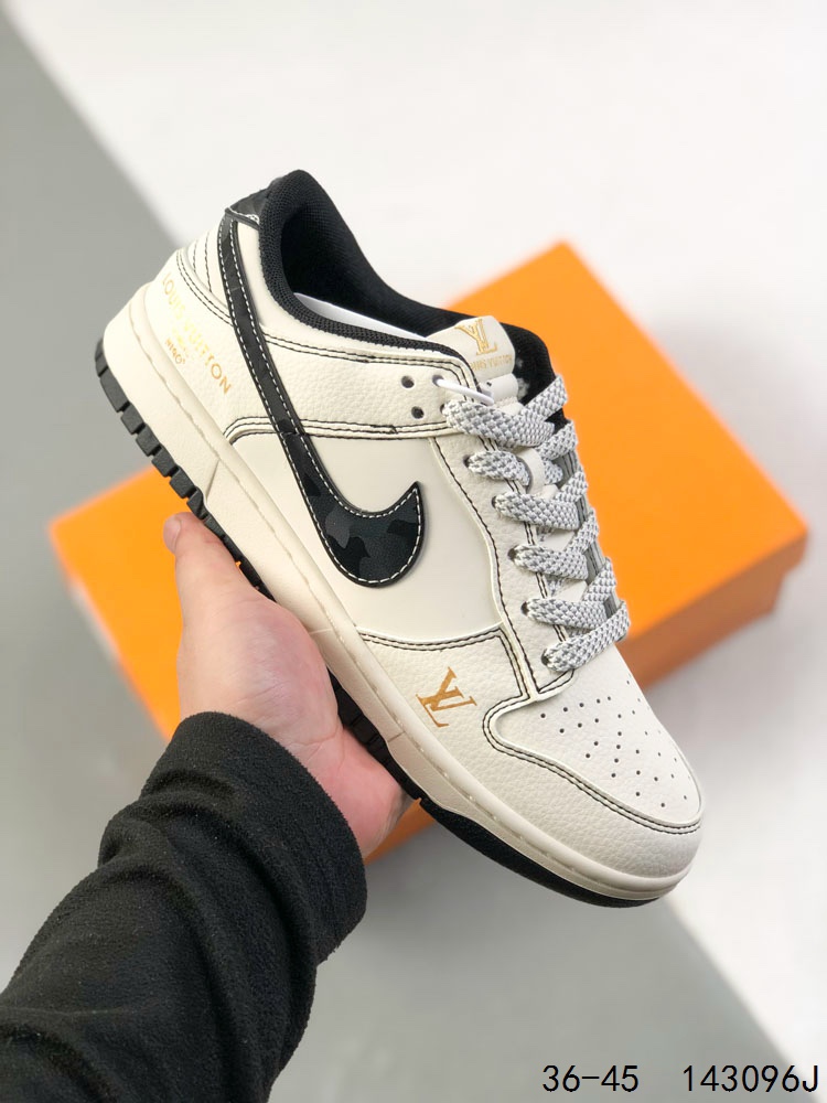 💰170
公司级带半码!
耐克Nike SB Dunk Low 联名 复古低帮休闲运动滑板板鞋。采用脚感柔软舒适ZoomAir气垫,有效吸收滑板等极限运动在落地时带来的冲击力,为街头运动者们提供更好的保护
ID:143096J