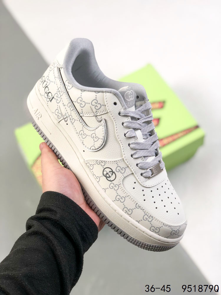 💰110
公司级带半码!
耐克Nike Air Force 1 Low 空军一号 联名 低帮百搭休闲运动板鞋 柔软、弹性十足的缓震性能和出色的中底设计,横跨复古与现代的外型结合,造就出风靡全球三十多年的Force 1 直到今天还深受青睐
ID:951879Q