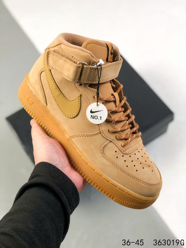 🈴️ 💰170
公司级带半码!
耐克Nike Air Force 1 Low 空军一号 麂皮高帮百搭休闲运动板鞋 柔软、弹性十足的缓震性能和出色的中底设计,横跨复古与现代的外型结合,造就出风靡全球三十多年的Force 1 直到今天还深受青睐
ID:363019G