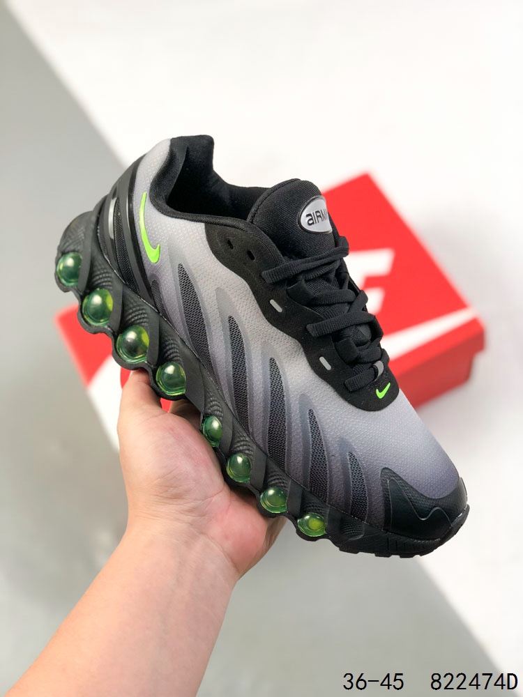 真标带半码! 耐克 Nike Air Max DN8 全掌气垫科技运动跑步鞋FQ7860-005.鞋款采用醒目渐变织物和动态波浪状结构鞋面,搭配黑色中底和外底,以及迷你黑色 Swoosh 标志,采用 8 根压柱 Dynamic Air 气柱,将从鞋跟到脚尖的“Dynamic Air”系统直接配置在橡胶的外底上,尽可能缩短与地面的距离,实现平滑的体重移动,即刻上脚,享受非凡运动体验.环保纤维革饰片组合网眼布鞋面,耐弯折热塑框架支撑鞋身.中底搭载EVA轻量缓震,前掌和后跟配备了 Air Zoom 气垫单元.正确后跟TPU加固,鞋子引入了全掌 ReactX 泡绵中底.核心在于其八腔气垫结构.根据不同部位设定的气压值.鞋面的设计联想到上世纪末至的Air Max. 货号: FQ7860 如图 ID:822474D